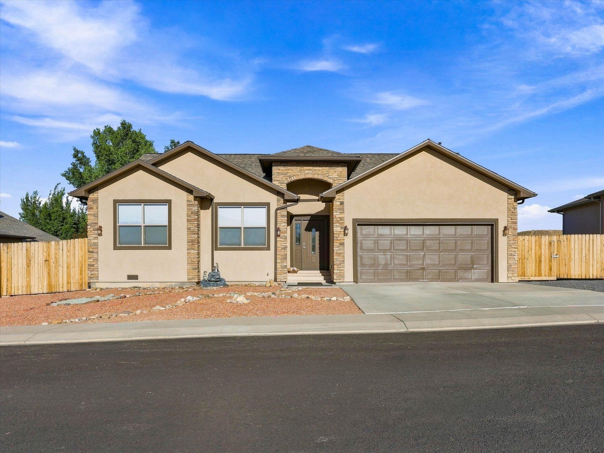 122 Dry Creek Court Property Photo 1