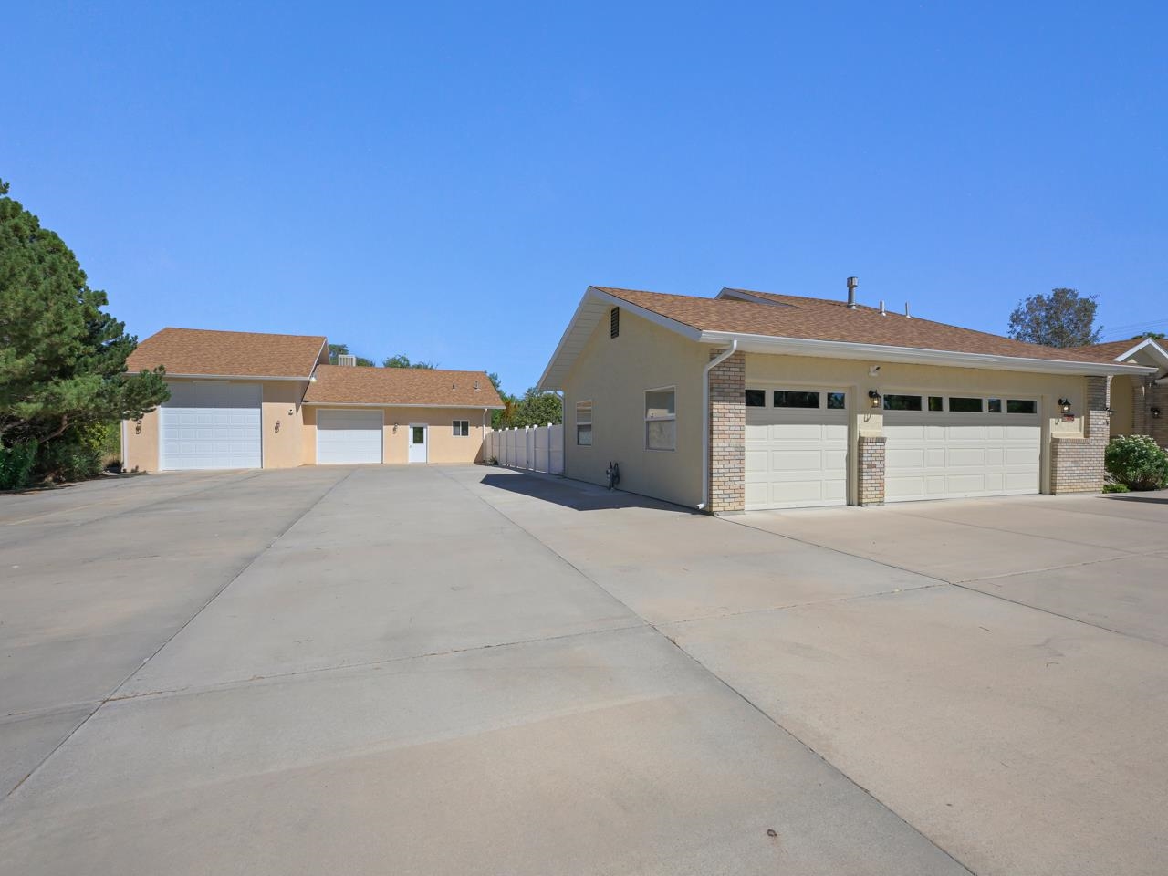 895 26 1/2 Road Property Photo 2