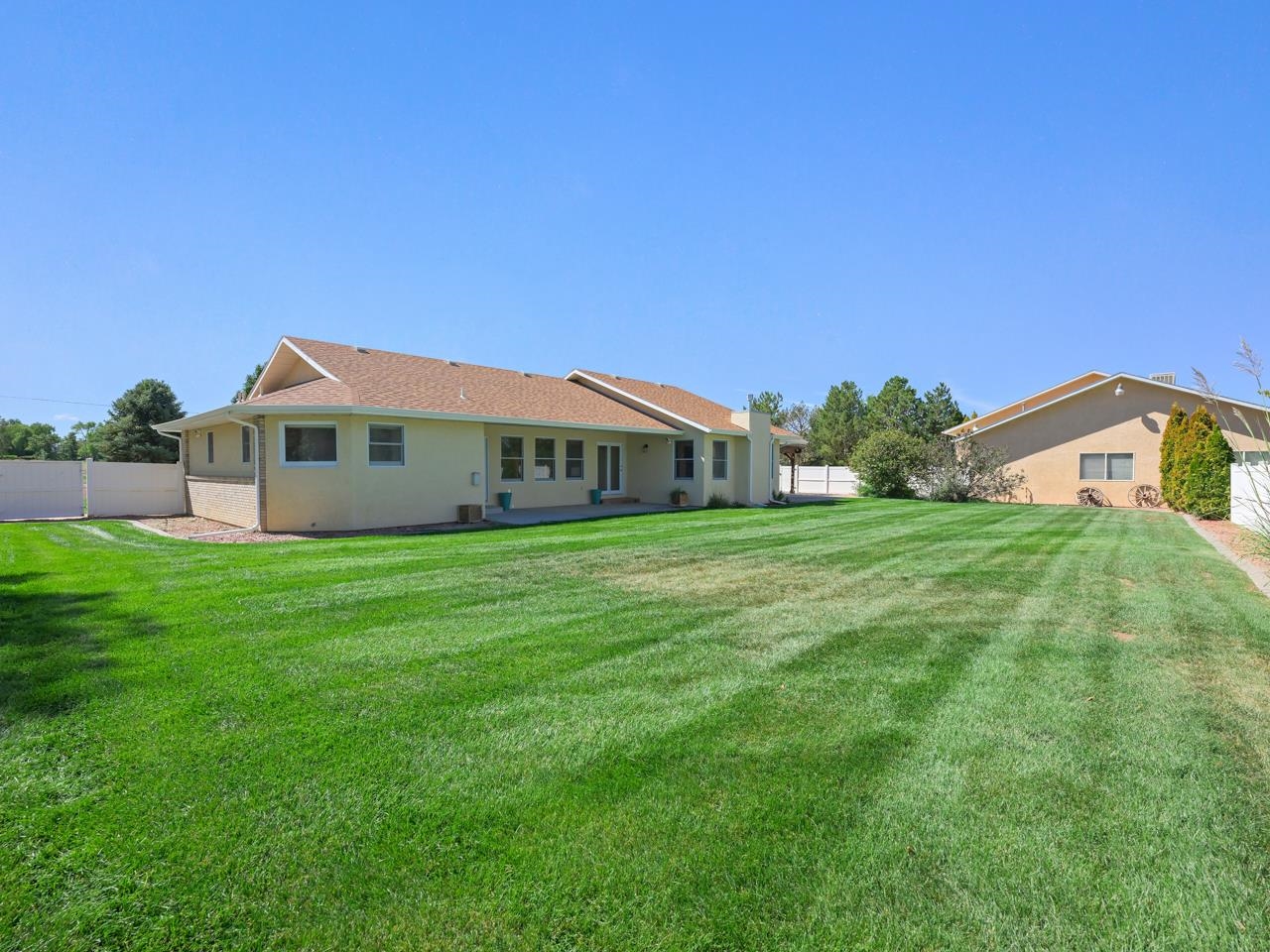 895 26 1/2 Road Property Photo 32
