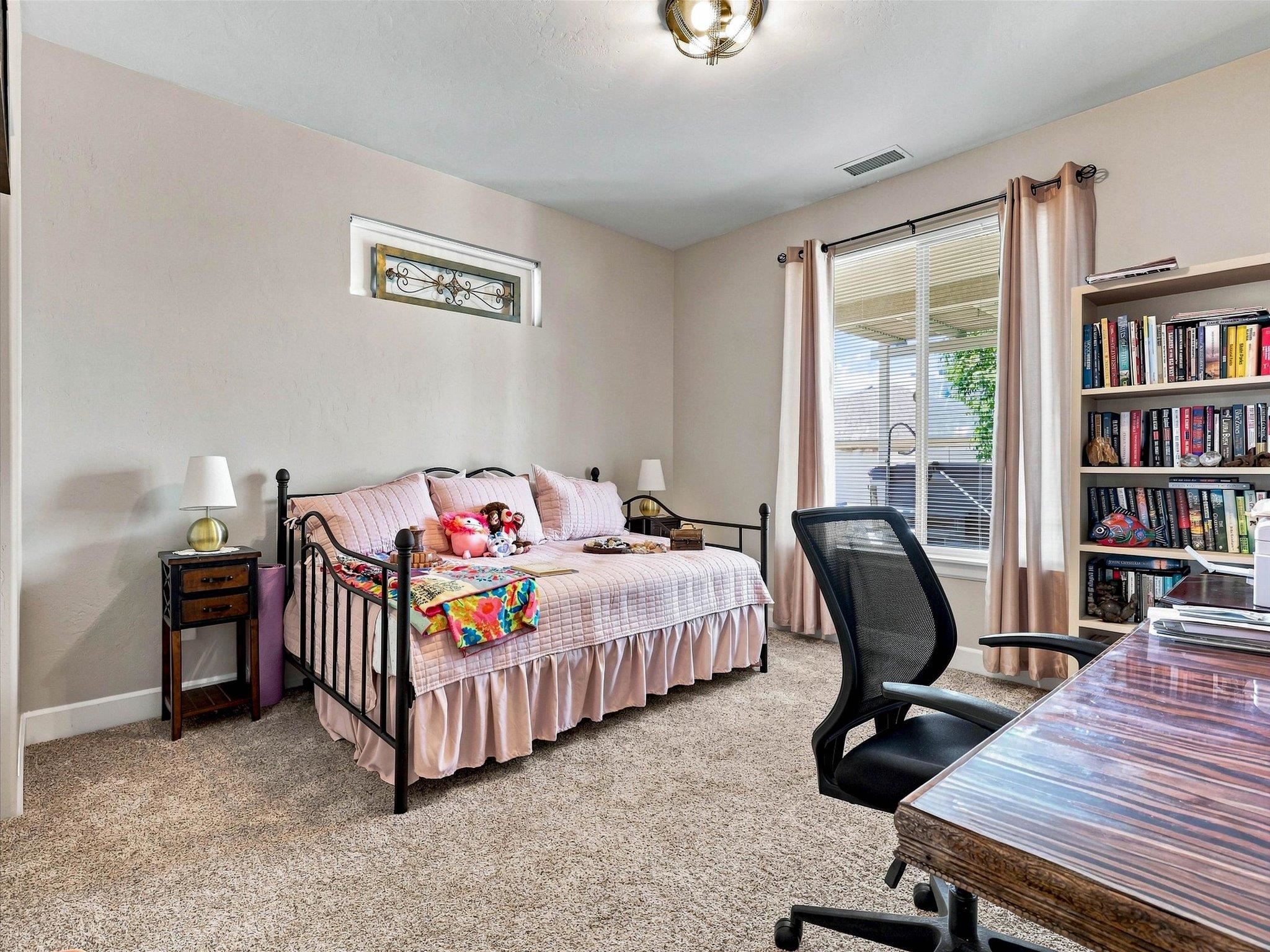 673 Strathearn Drive Property Photo 22