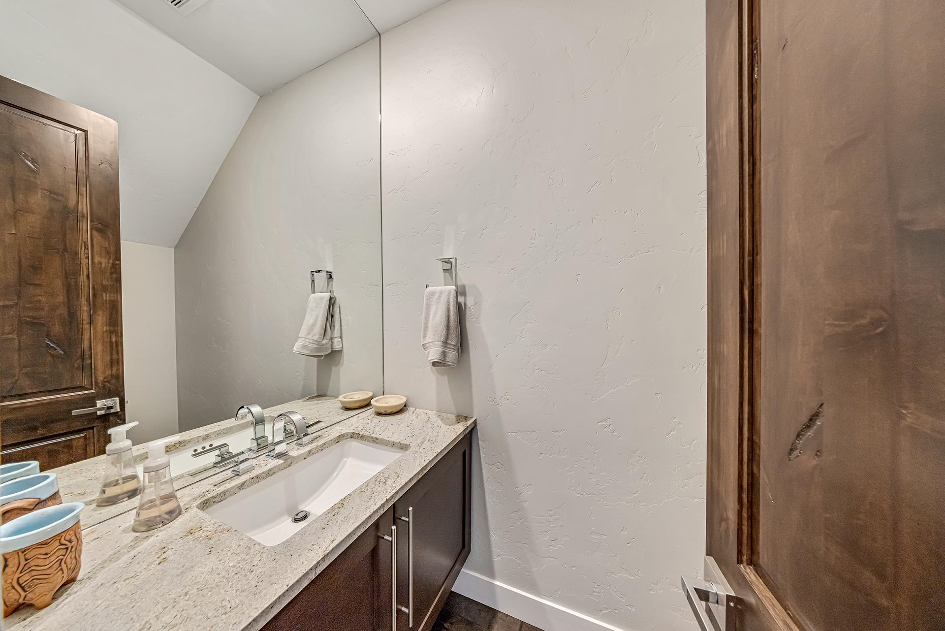 382 W Ridges Boulevard Property Photo 16