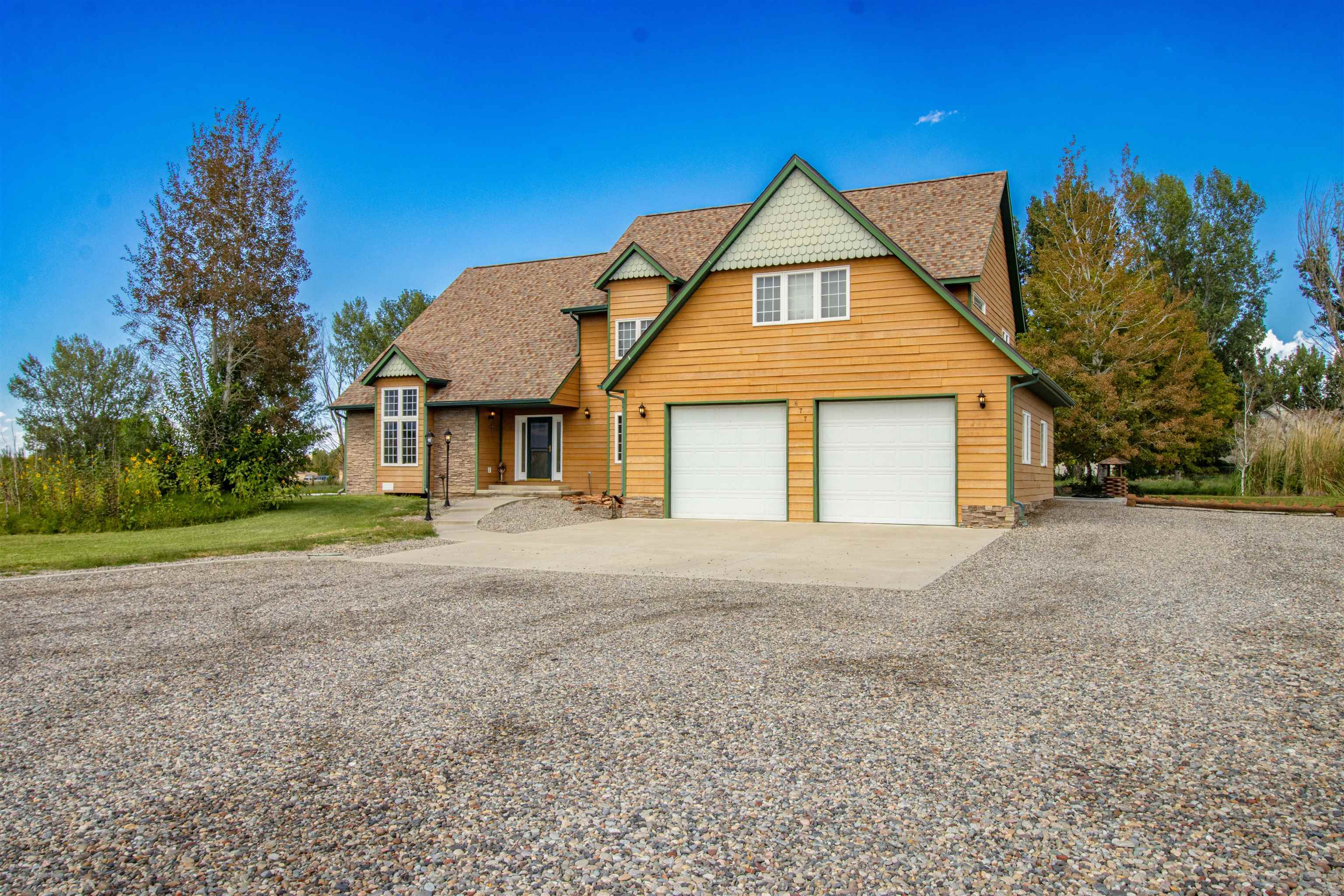 677 30 Road Property Photo 1