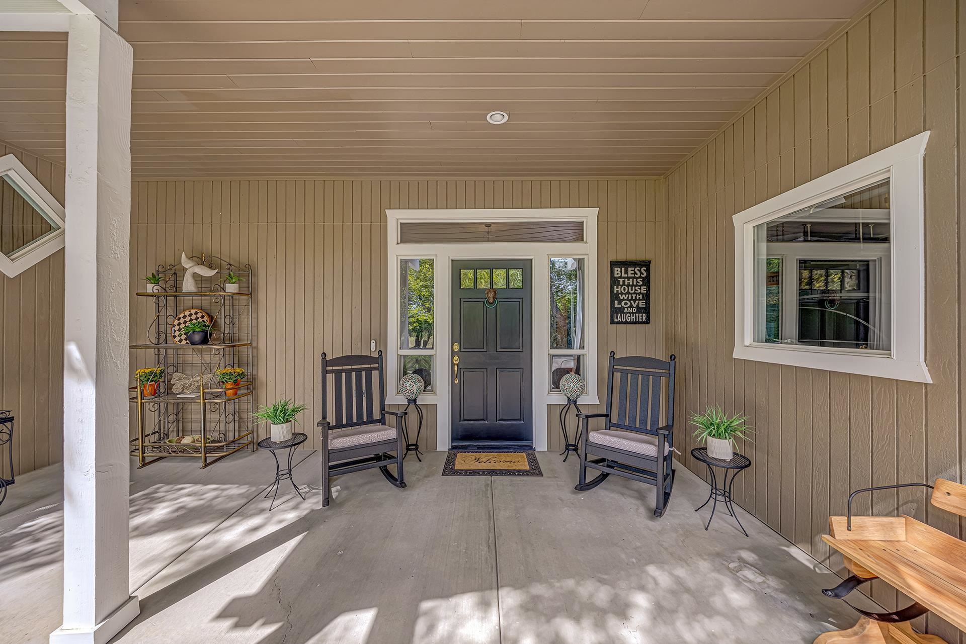 689 Cascade Drive Property Photo 2