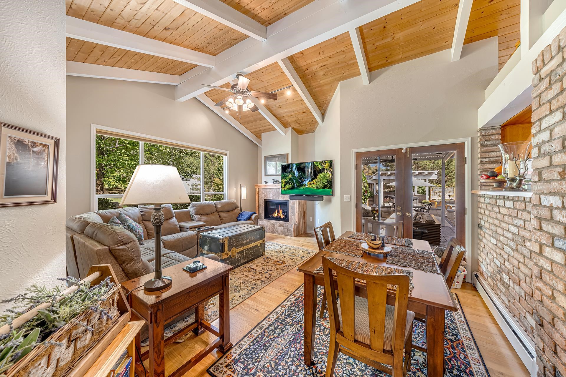 689 Cascade Drive Property Photo 10