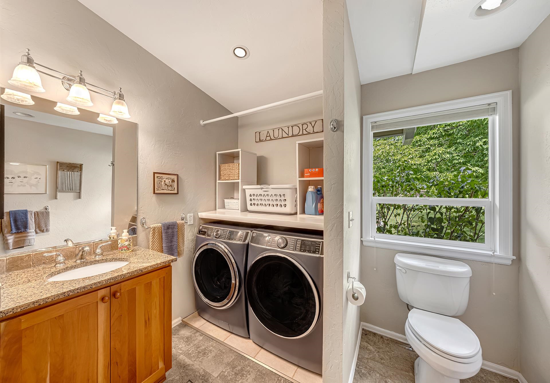 689 Cascade Drive Property Photo 14