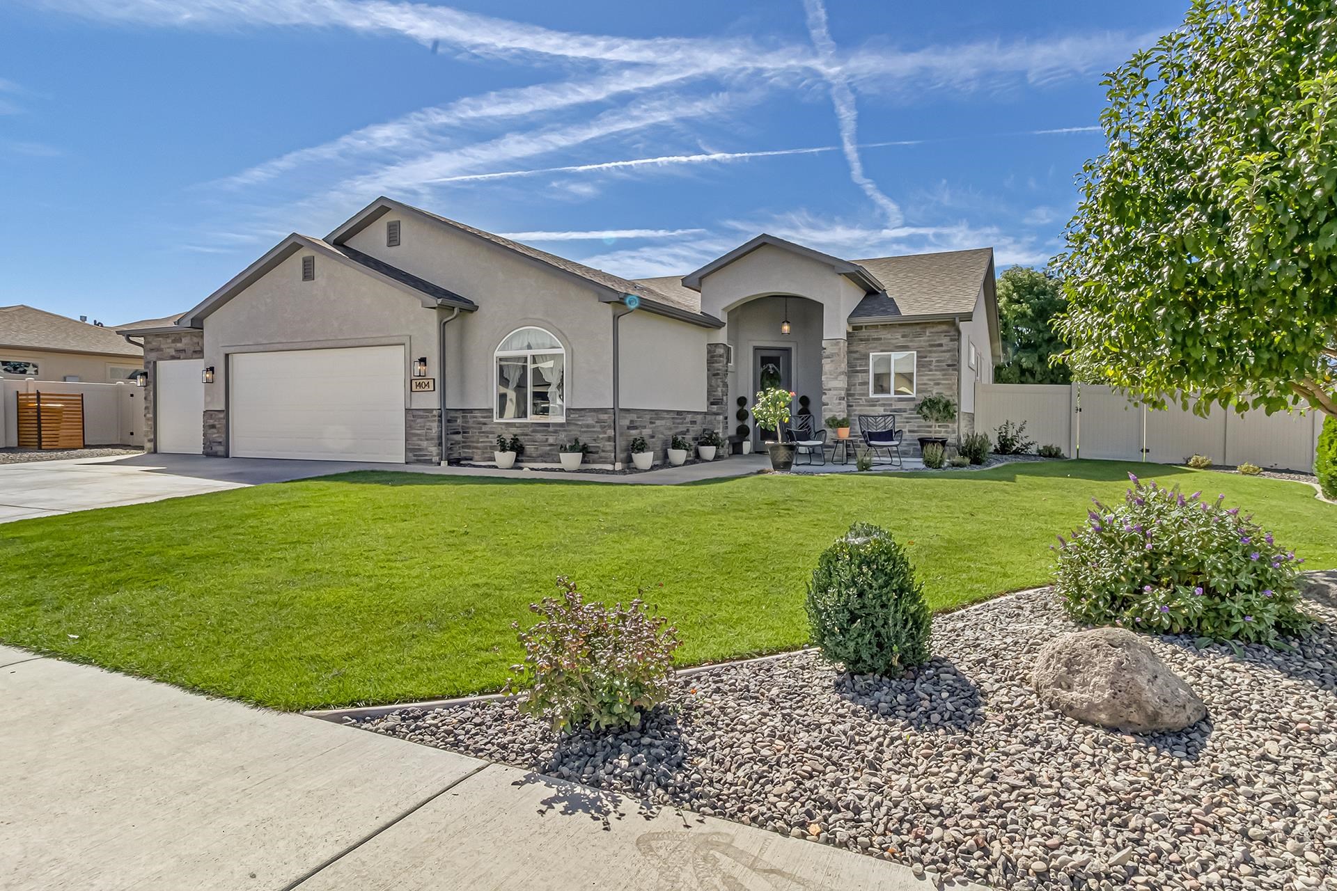 1404 Limber Pine Street Property Photo 5
