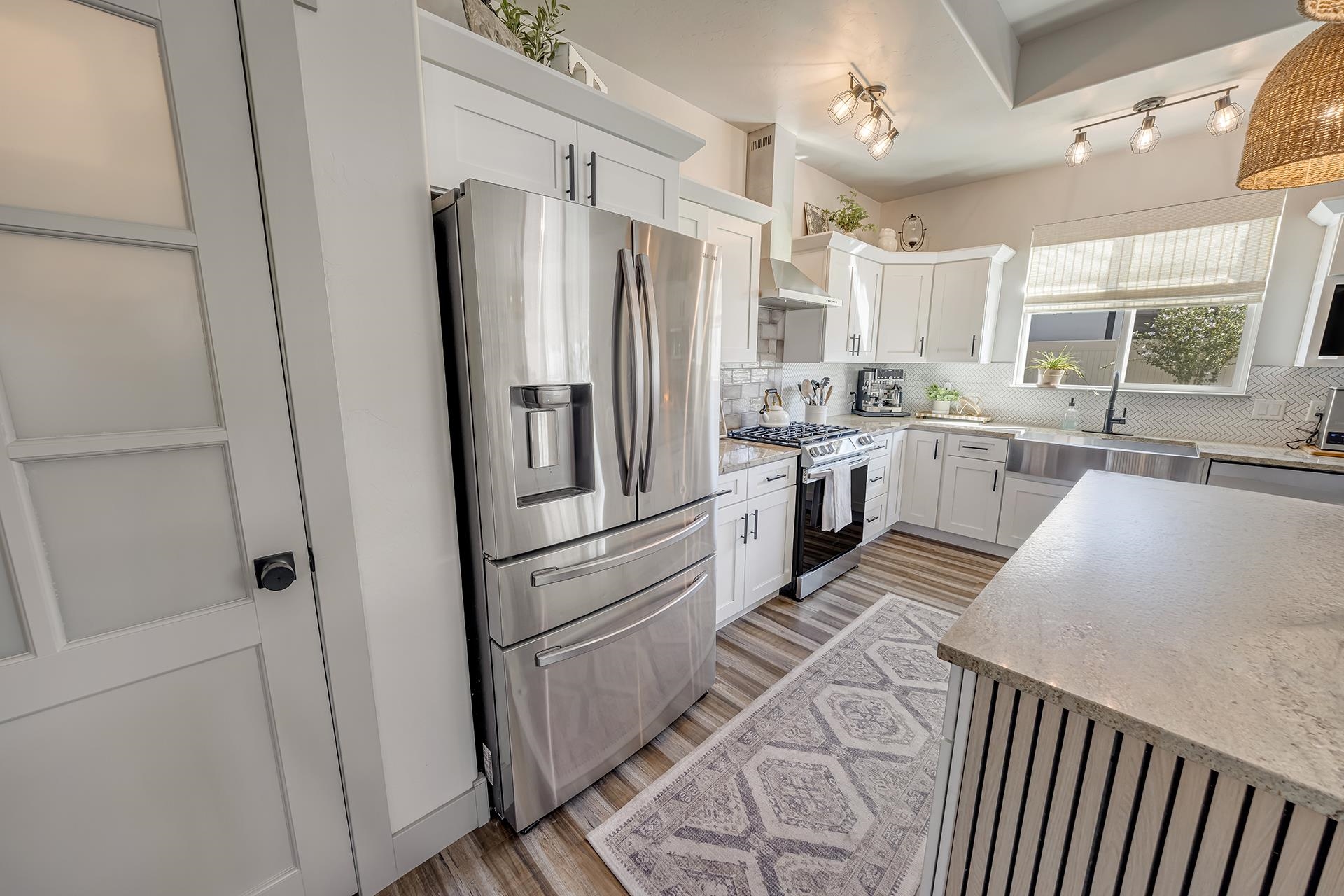1404 Limber Pine Street Property Photo 18