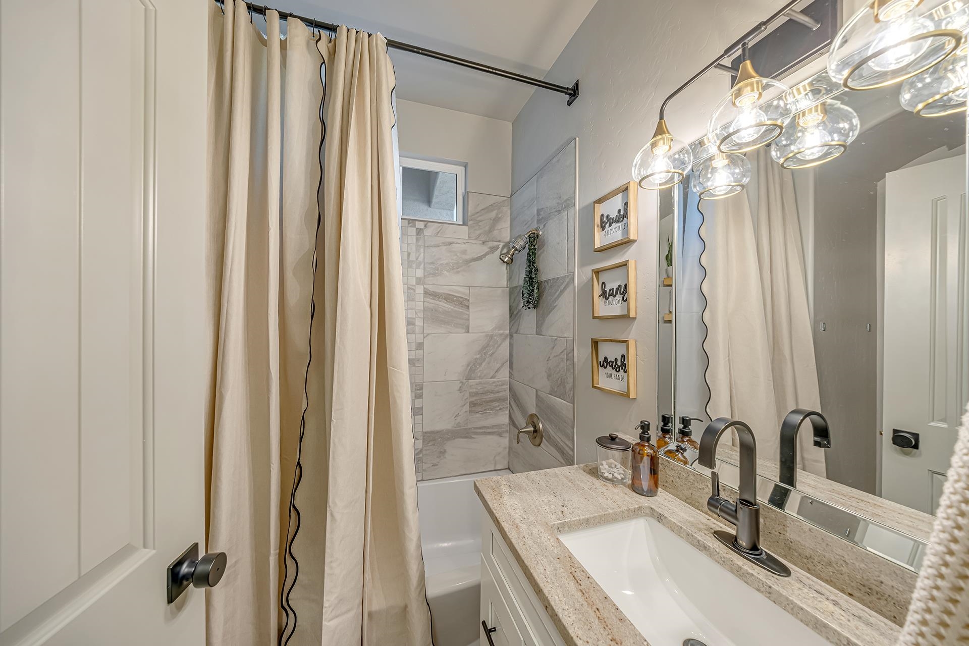 1404 Limber Pine Street Property Photo 24