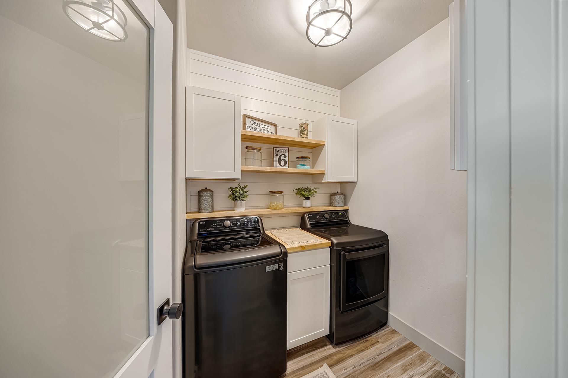 1404 Limber Pine Street Property Photo 33