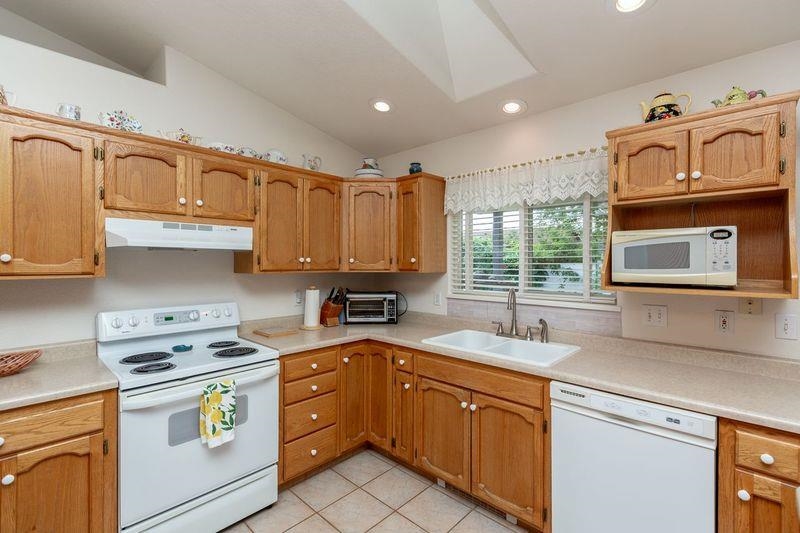 500 Elderberry Drive Property Photo 6