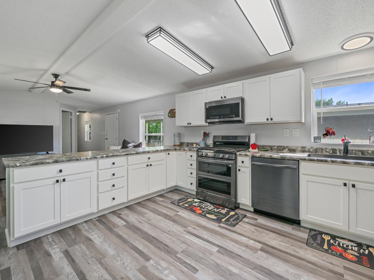 435 32 Road Property Photo 8