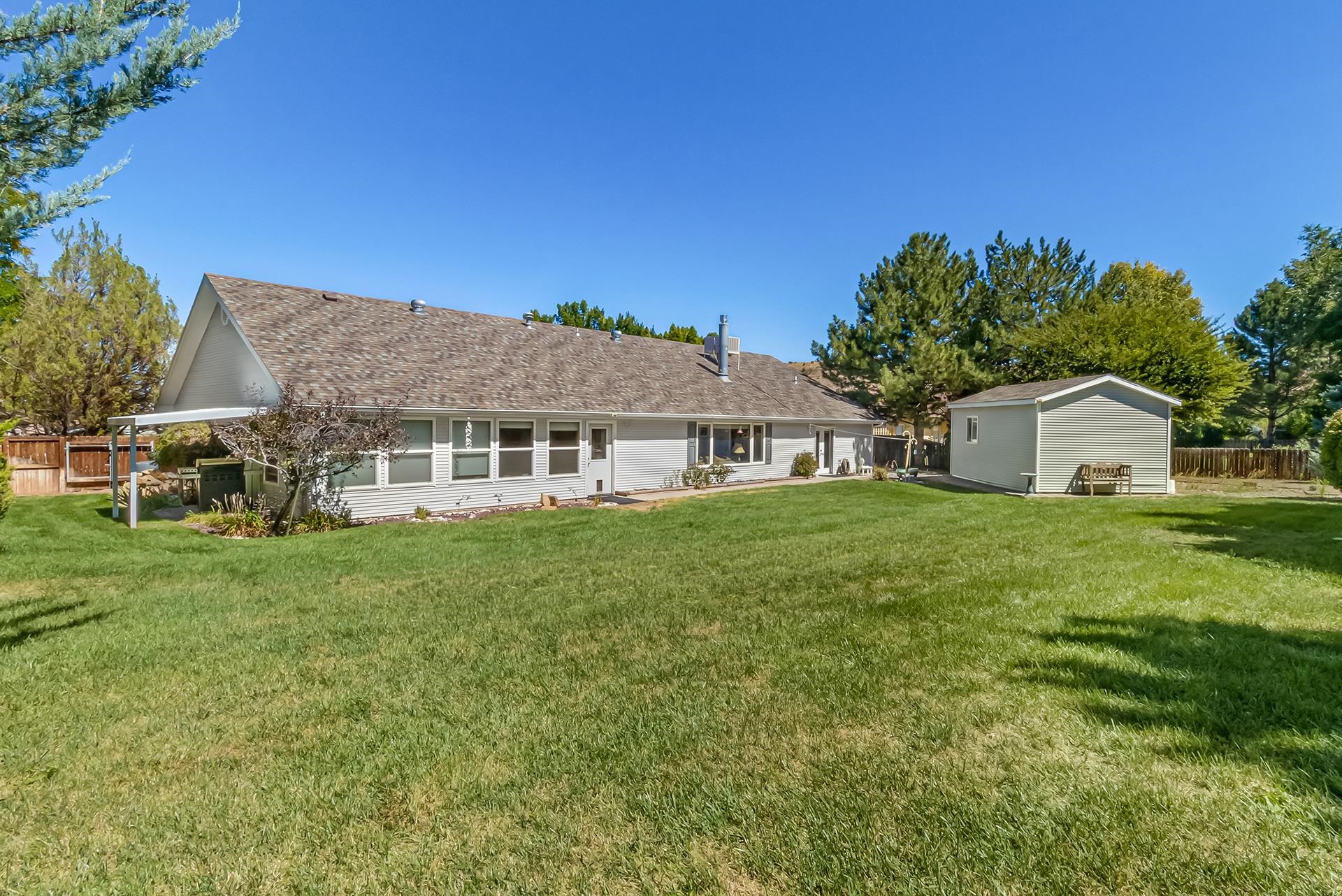 2195 E Canyon Court Property Photo 6