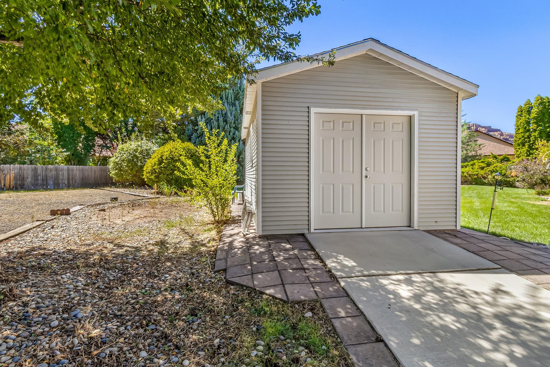 2195 E Canyon Court Property Photo 8