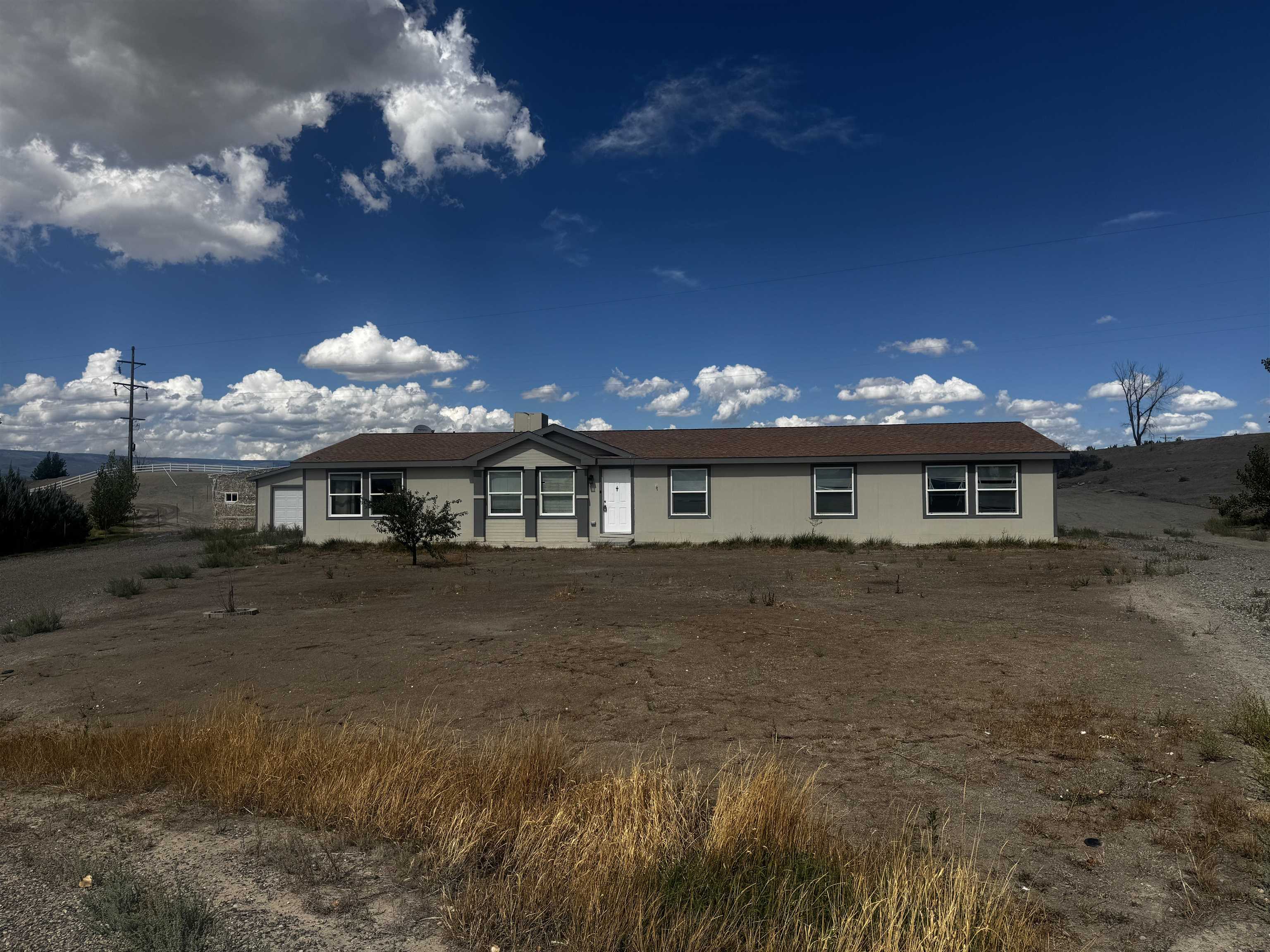 18817 D Road Property Photo 1