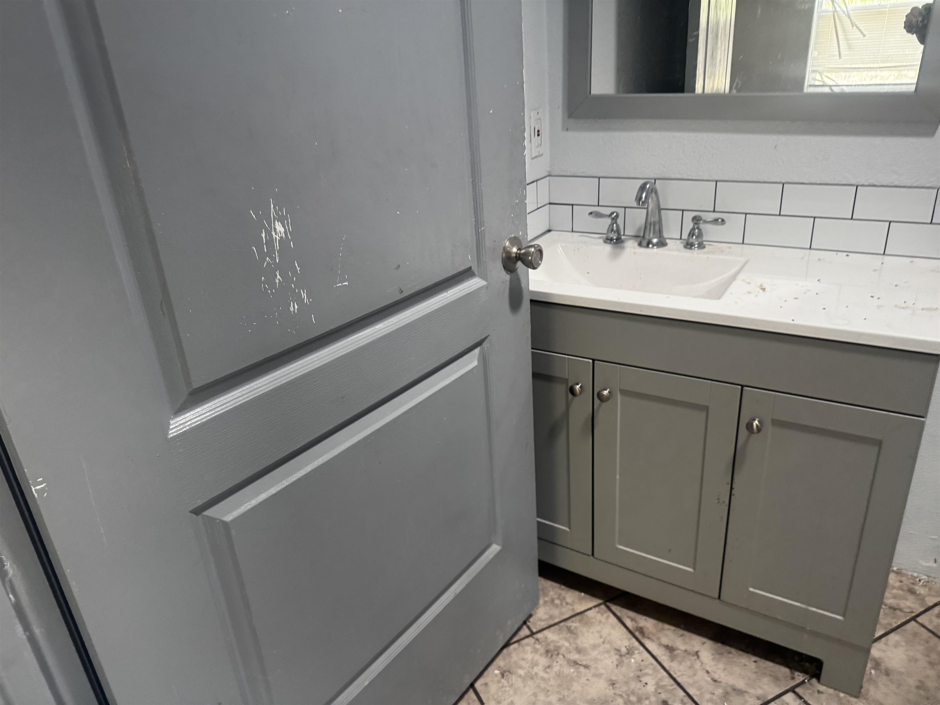 18817 D Road Property Photo 5