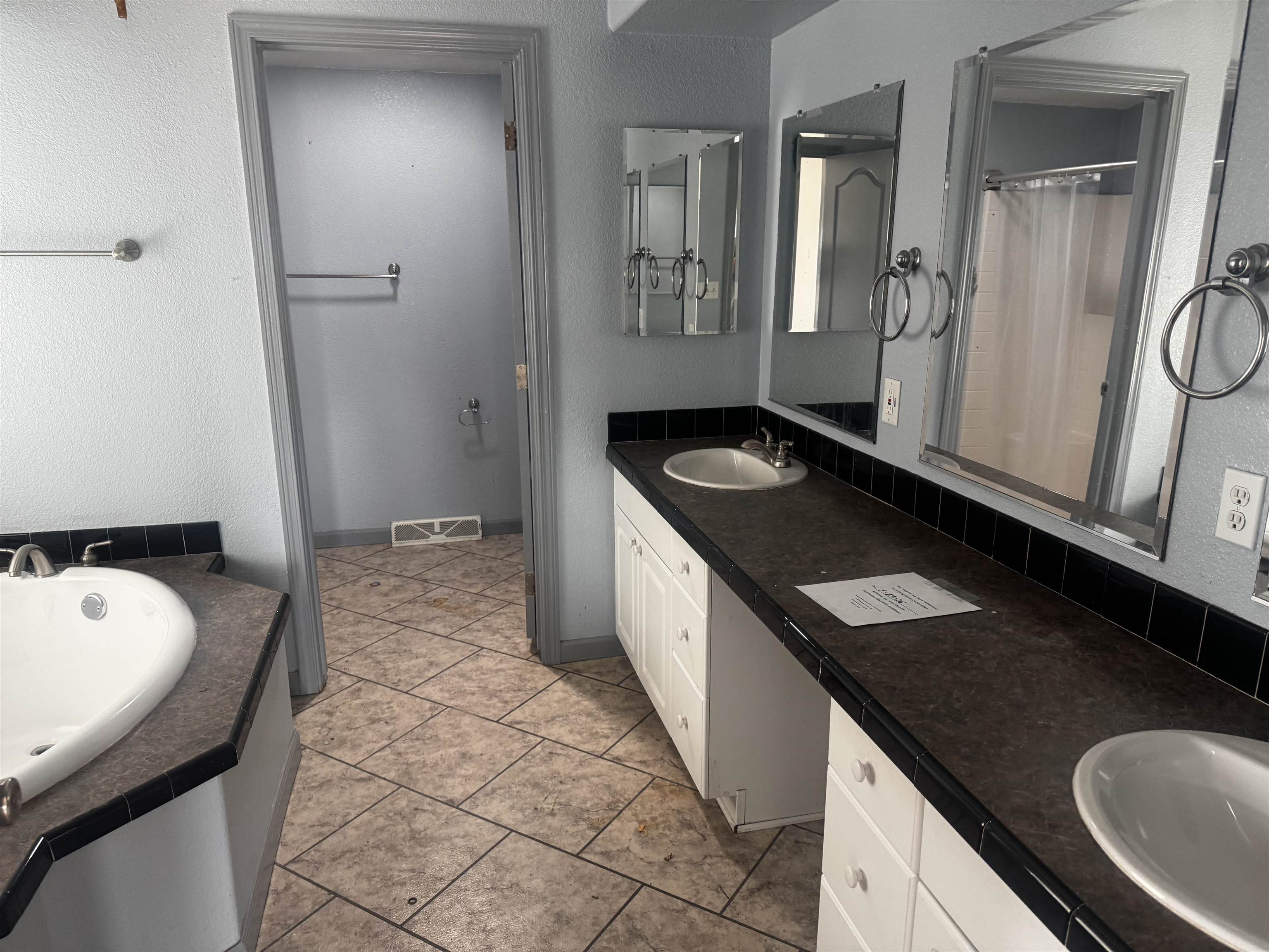 18817 D Road Property Photo 7