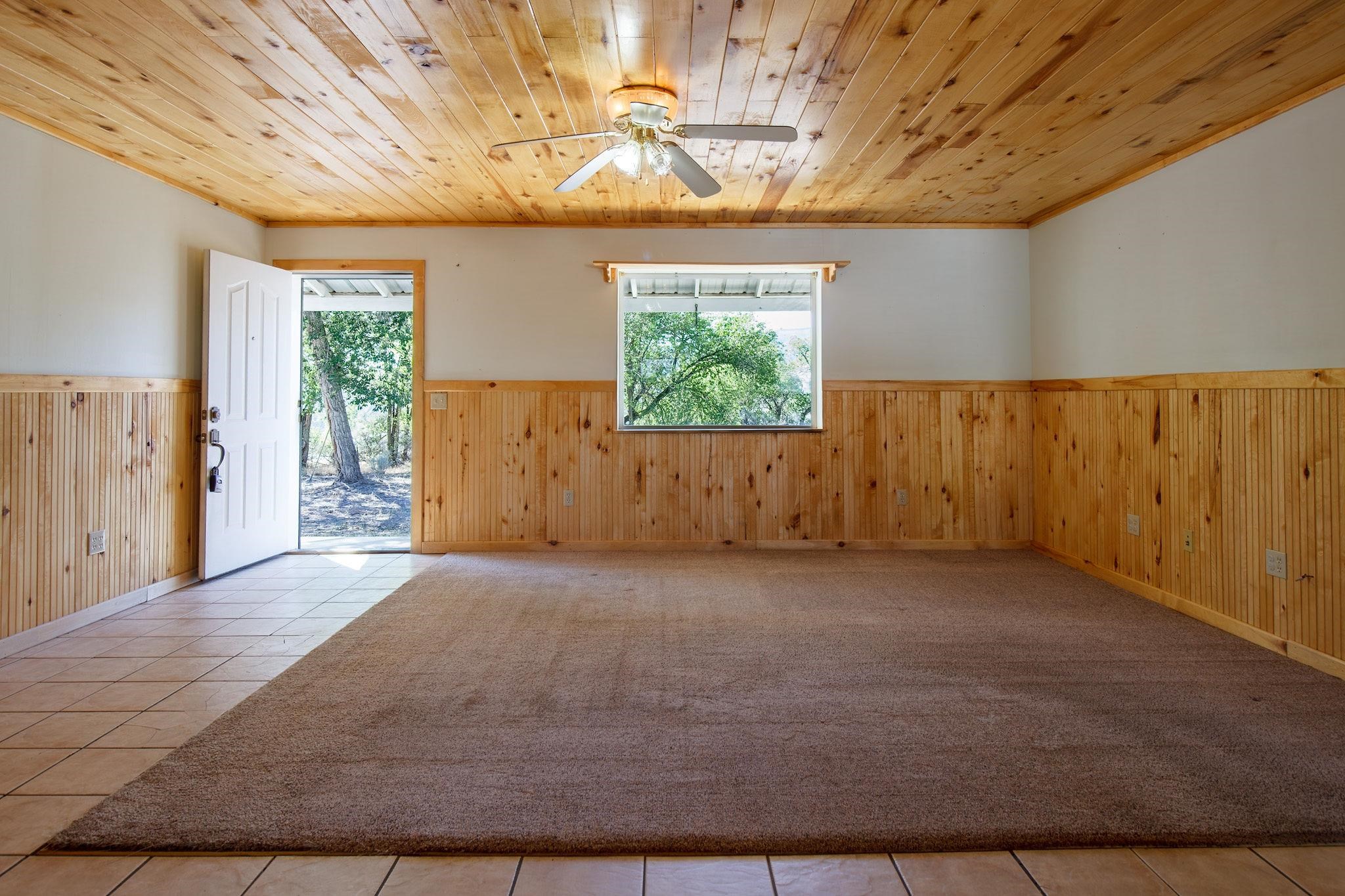 20479 North Road Property Photo 8