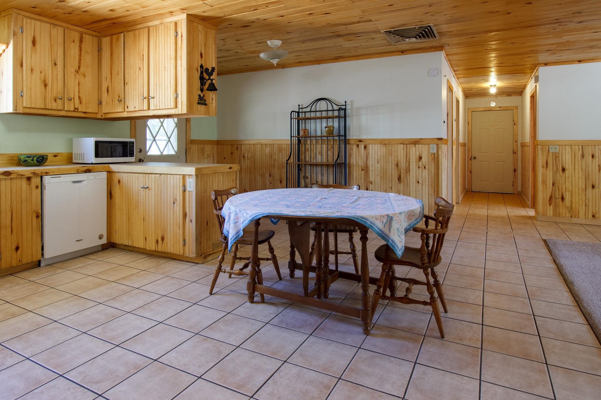20479 North Road Property Photo 11