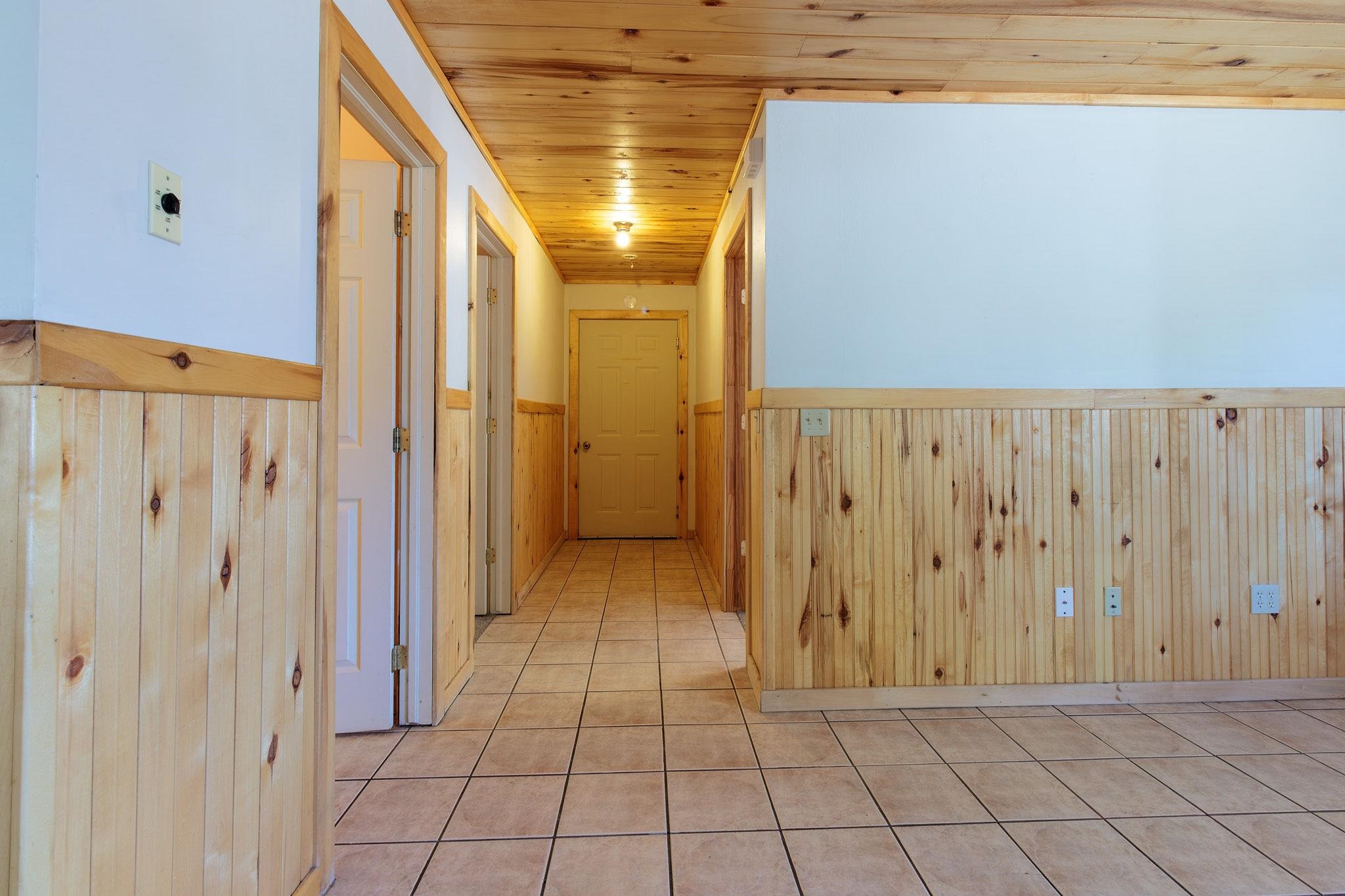 20479 North Road Property Photo 27