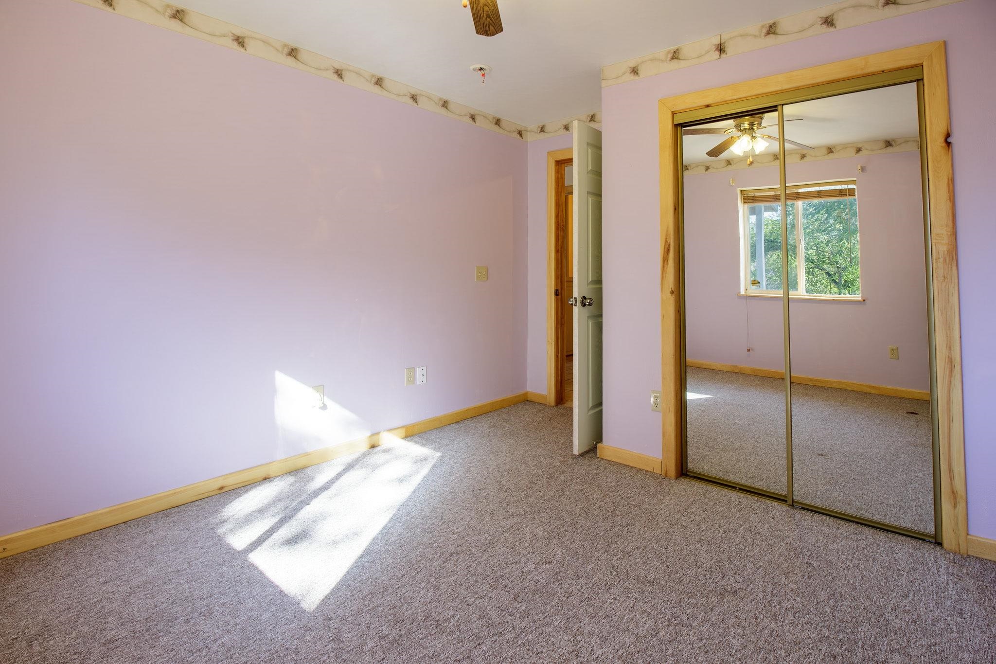 20479 North Road Property Photo 32