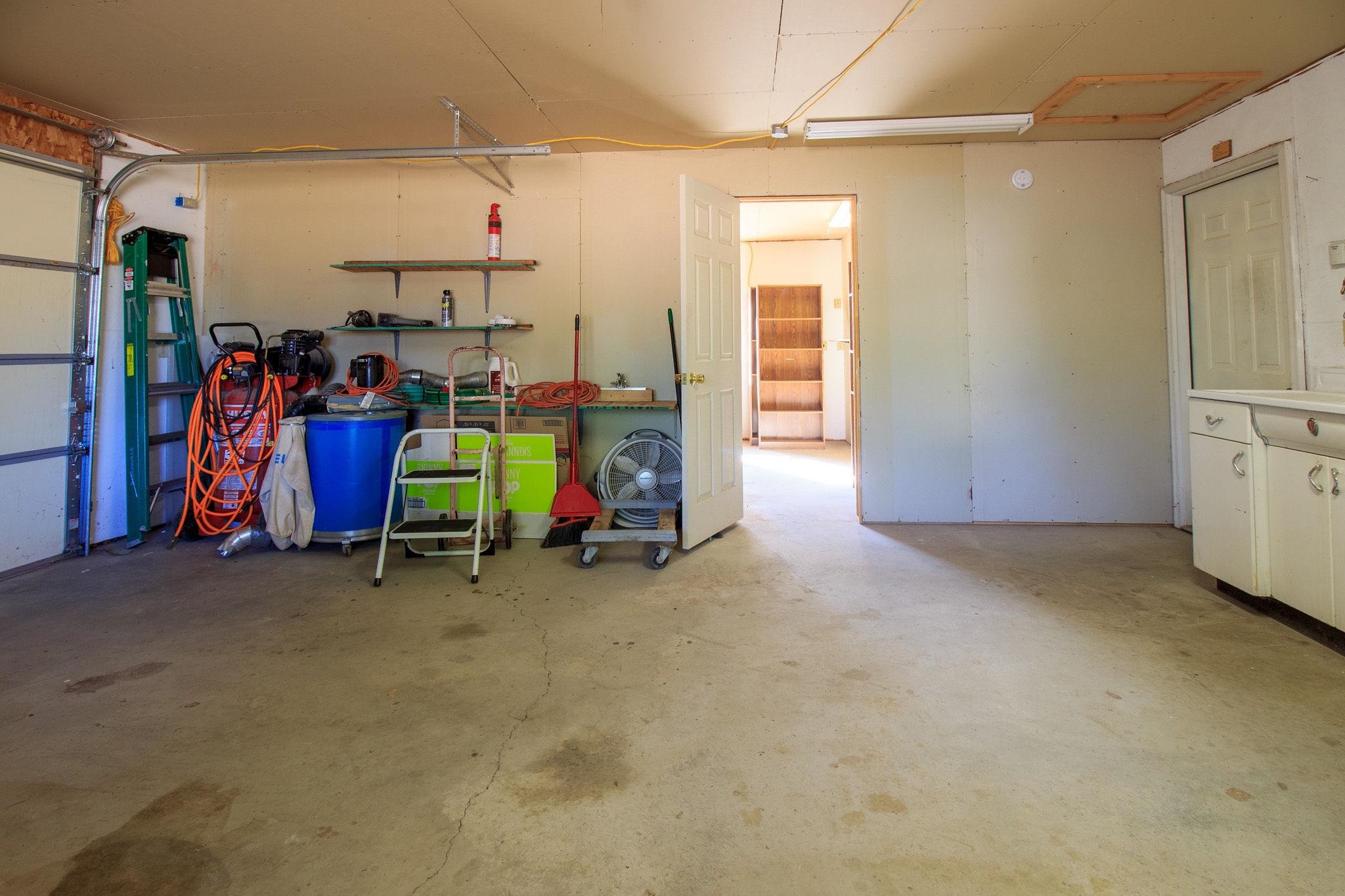 20479 North Road Property Photo 37