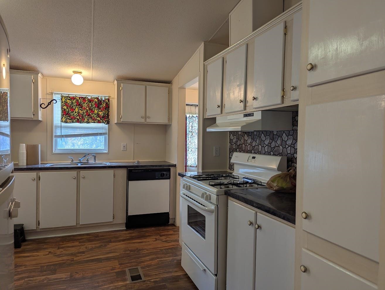 435 32 Road Property Photo 2