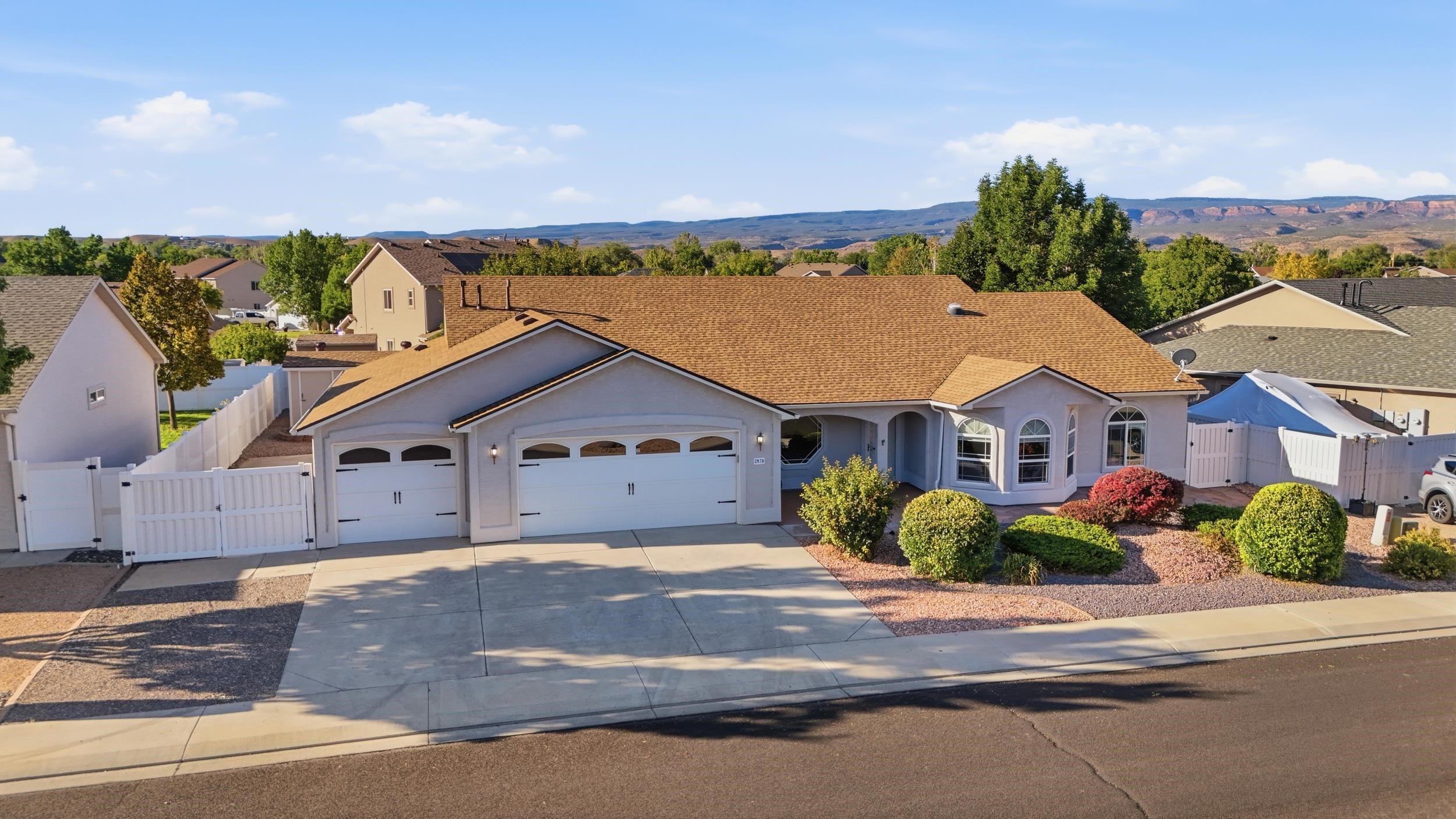 2879 Fall Creek Drive Property Photo 1