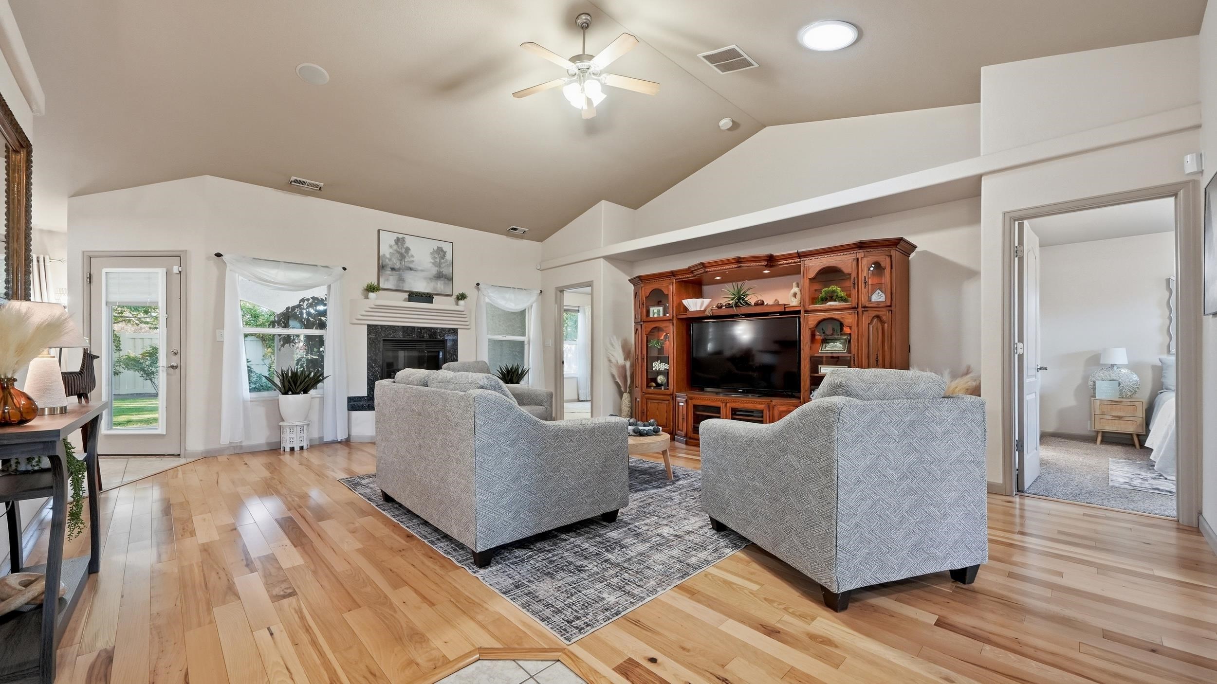 2879 Fall Creek Drive Property Photo 6