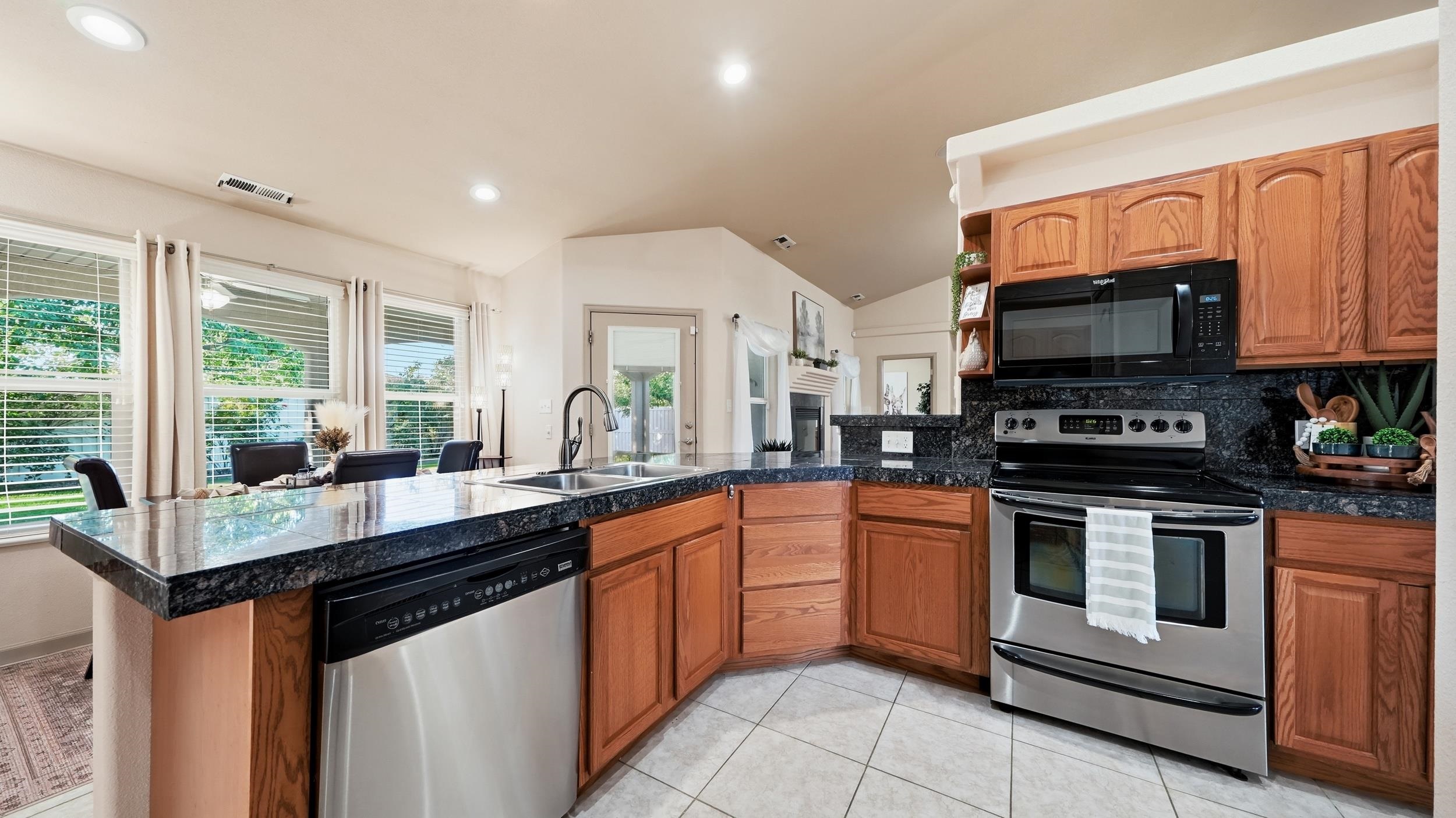 2879 Fall Creek Drive Property Photo 14