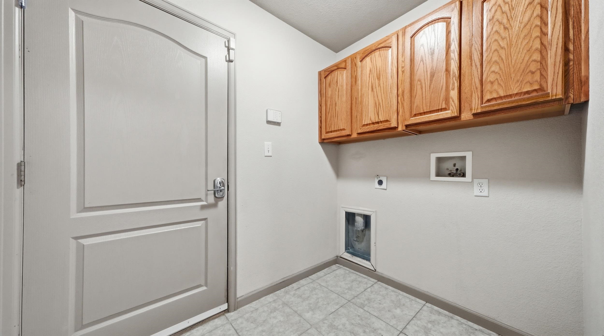 2879 Fall Creek Drive Property Photo 21