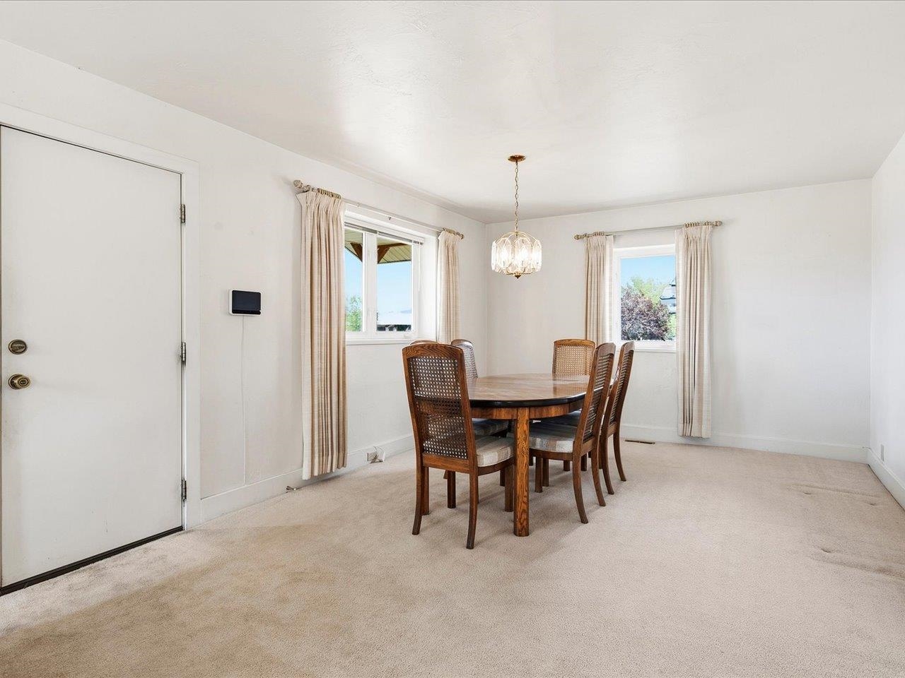940 Leon Street Property Photo 13