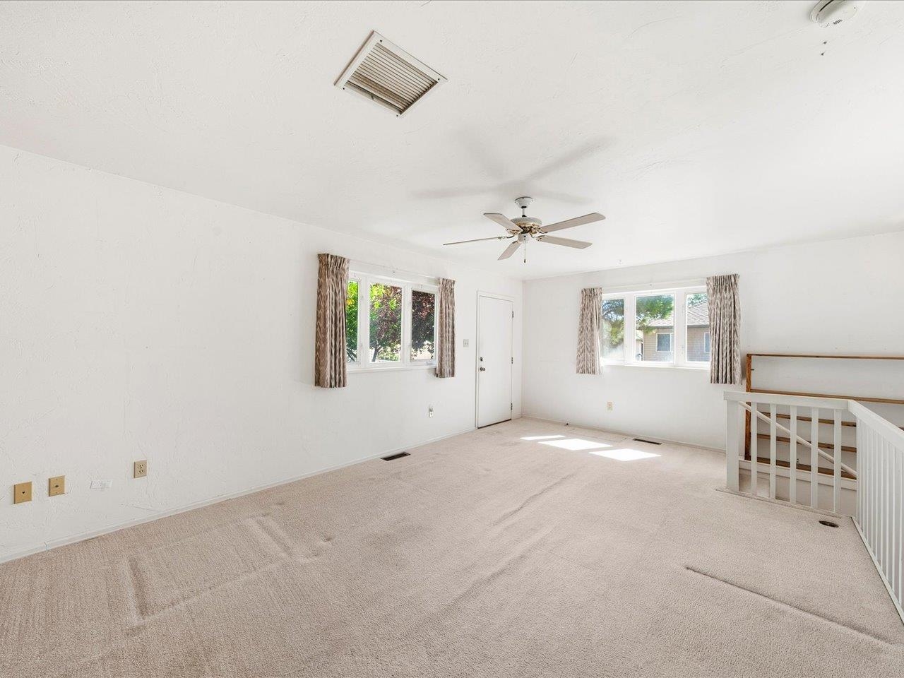 940 Leon Street Property Photo 21