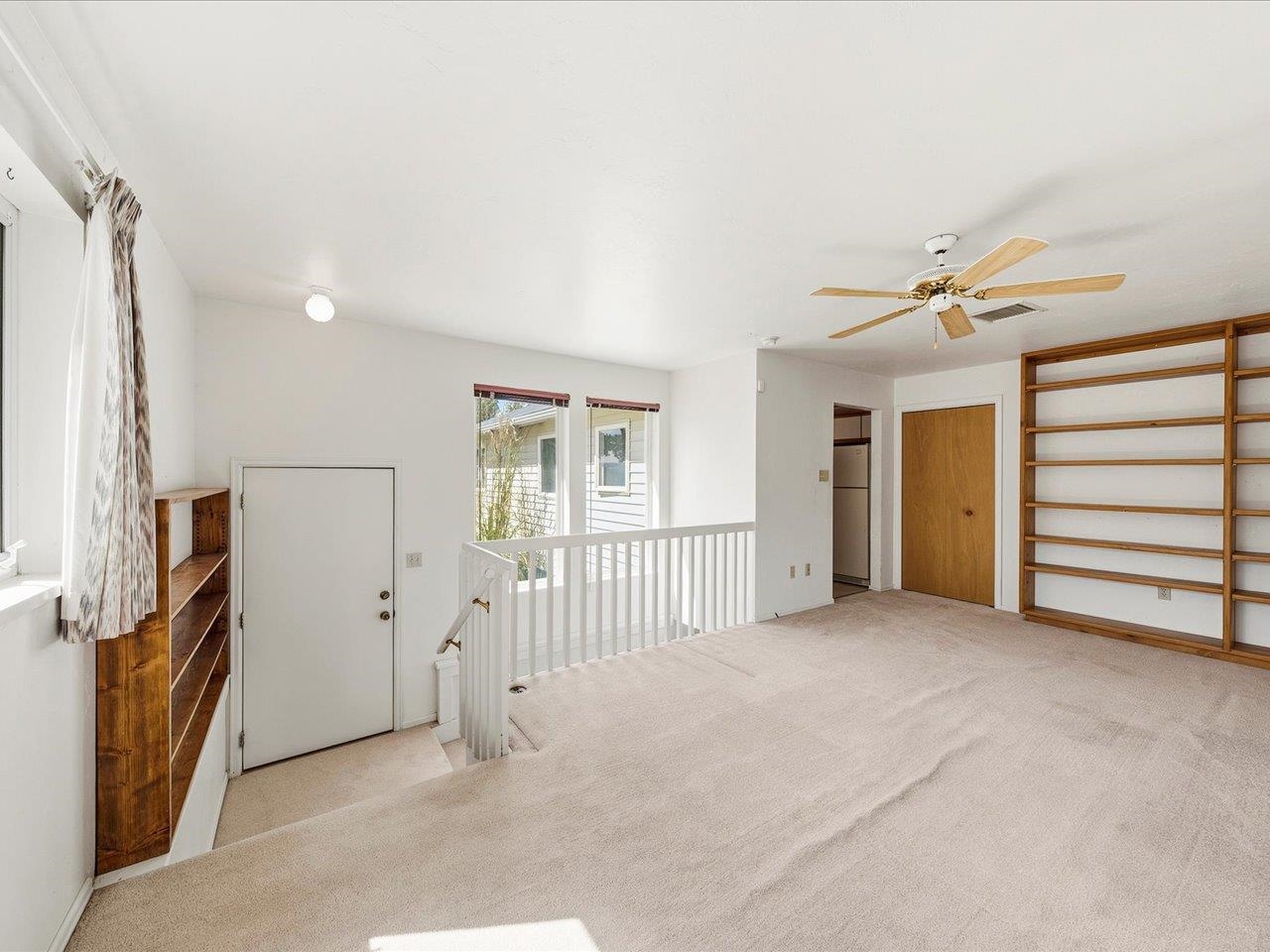 940 Leon Street Property Photo 24