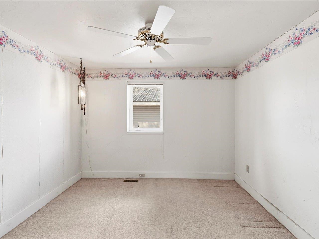 940 Leon Street Property Photo 26