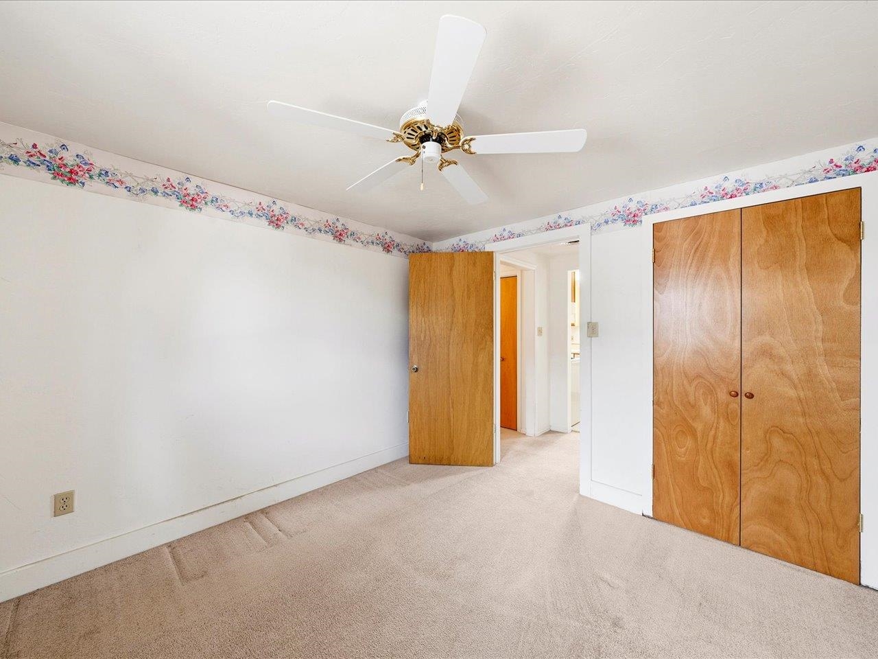 940 Leon Street Property Photo 28