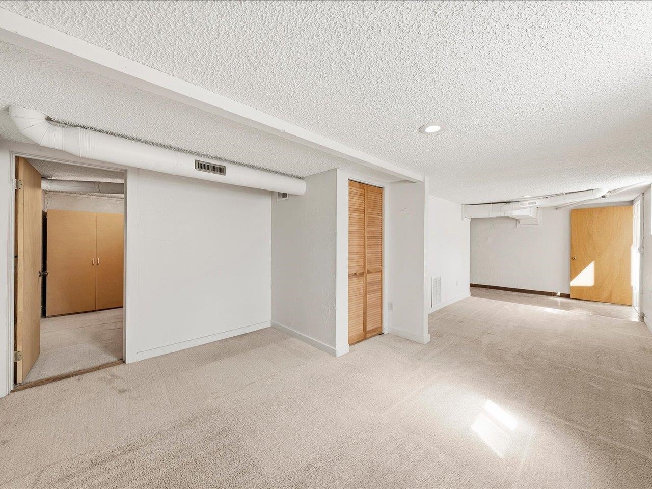 940 Leon Street Property Photo 37