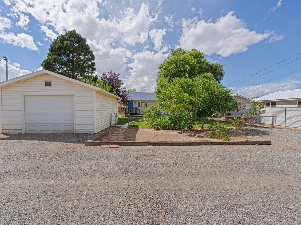 940 Leon Street Property Photo 42