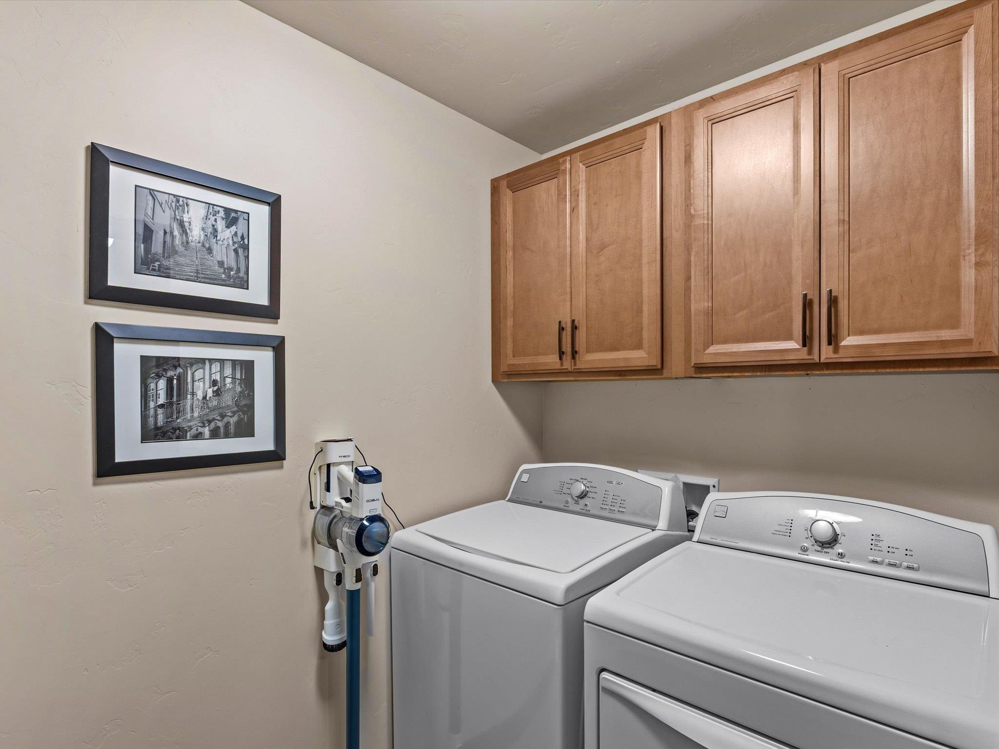 2061 S Broadway Property Photo 25