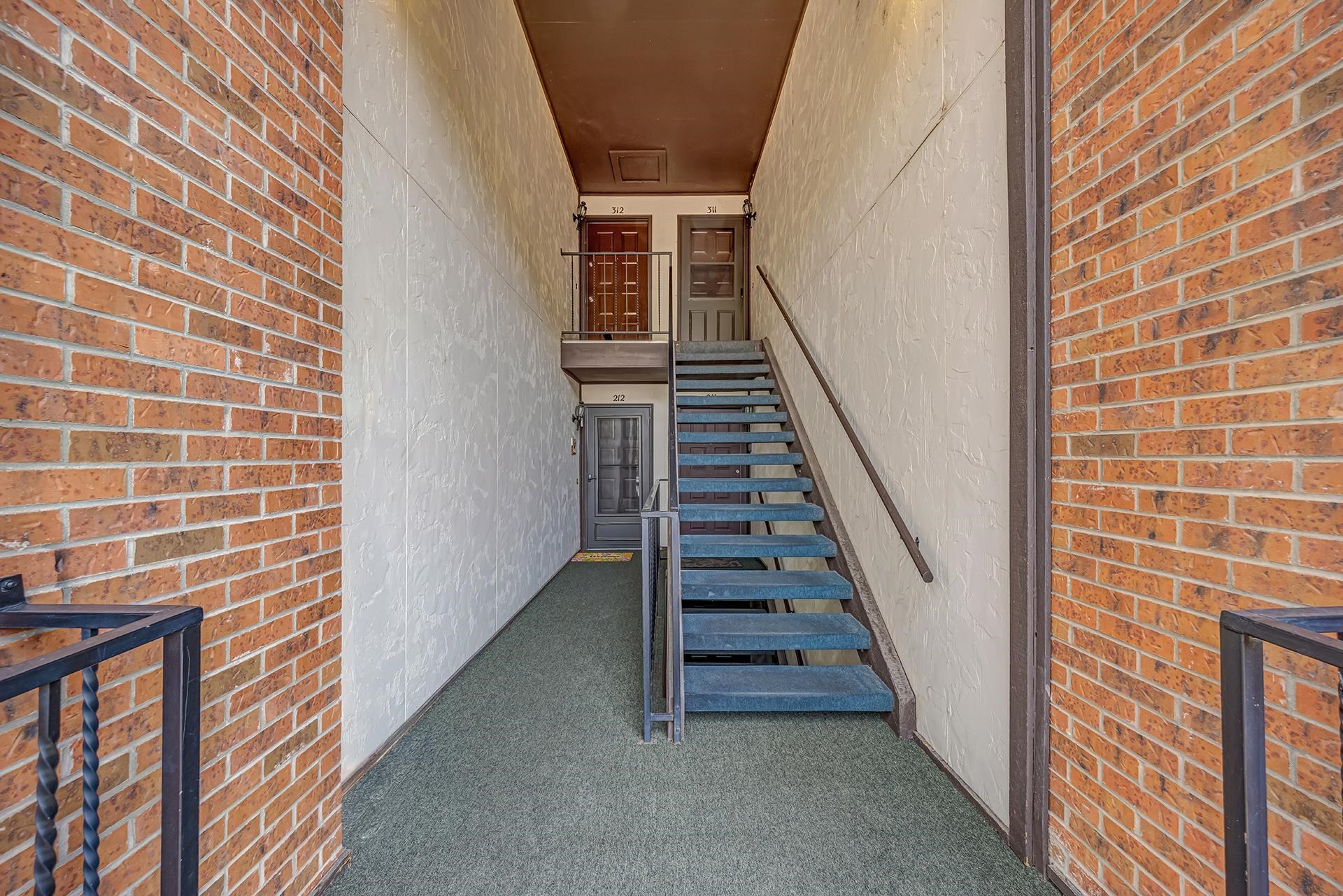 373 Ridges Boulevard Property Photo 5
