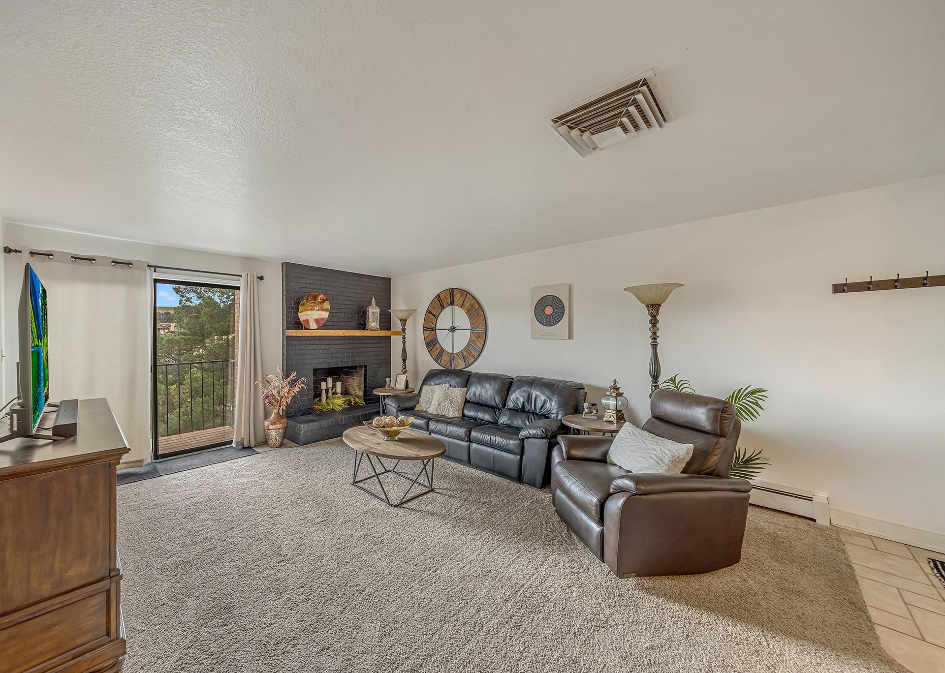 373 Ridges Boulevard Property Photo 9