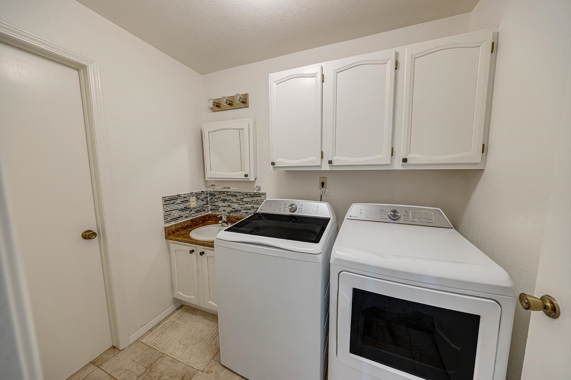 373 Ridges Boulevard Property Photo 20