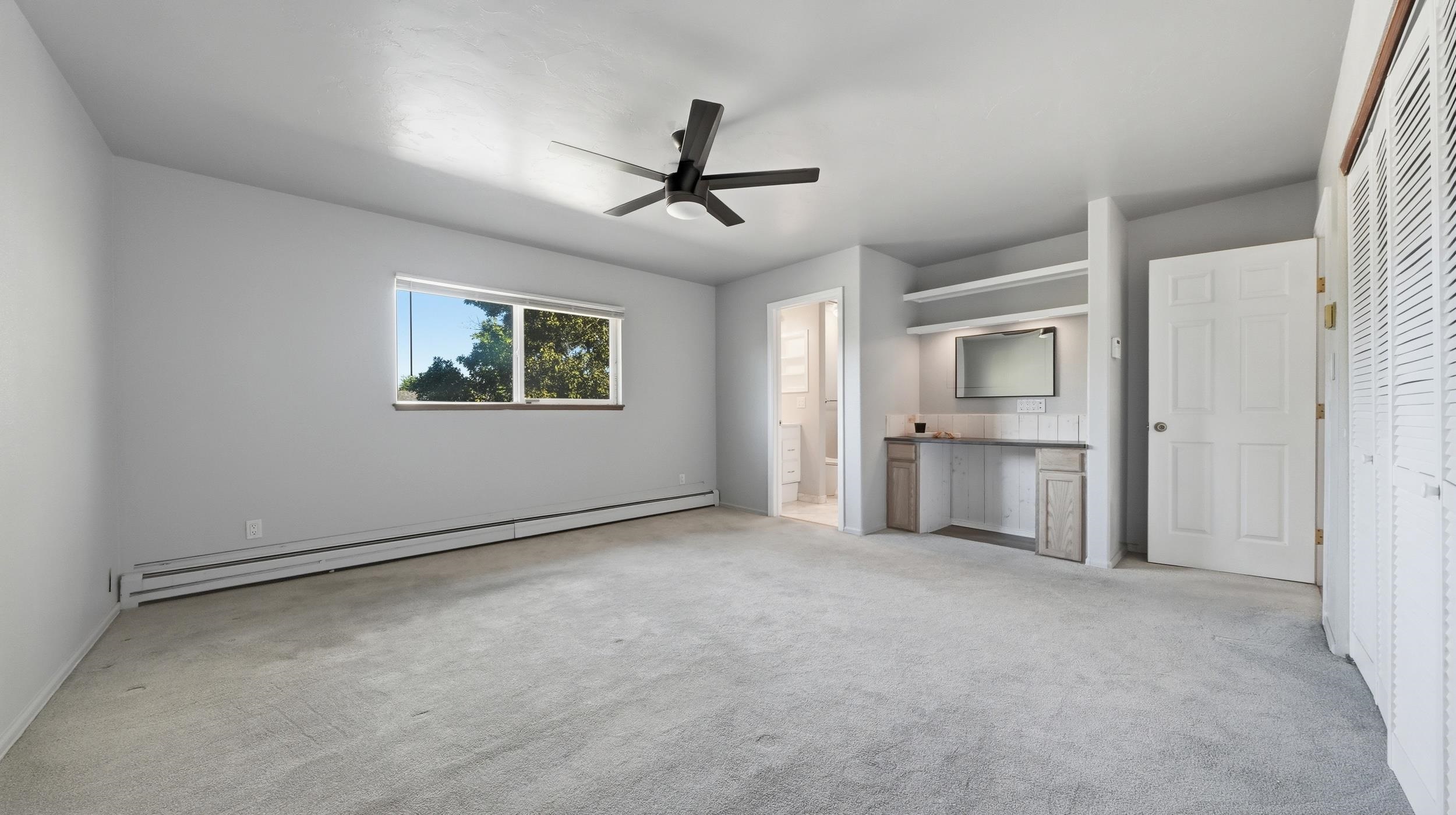 392 1/2 E Valley Circle Property Photo 18
