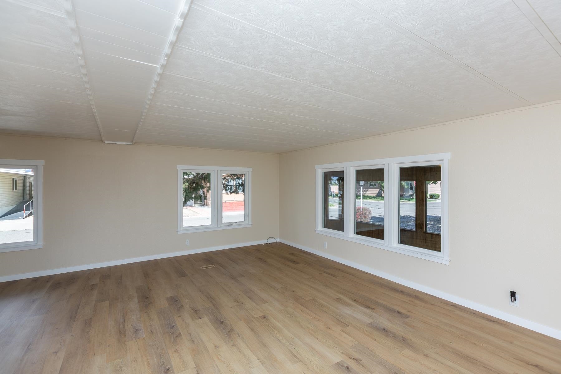 3195 F Road Property Photo 5