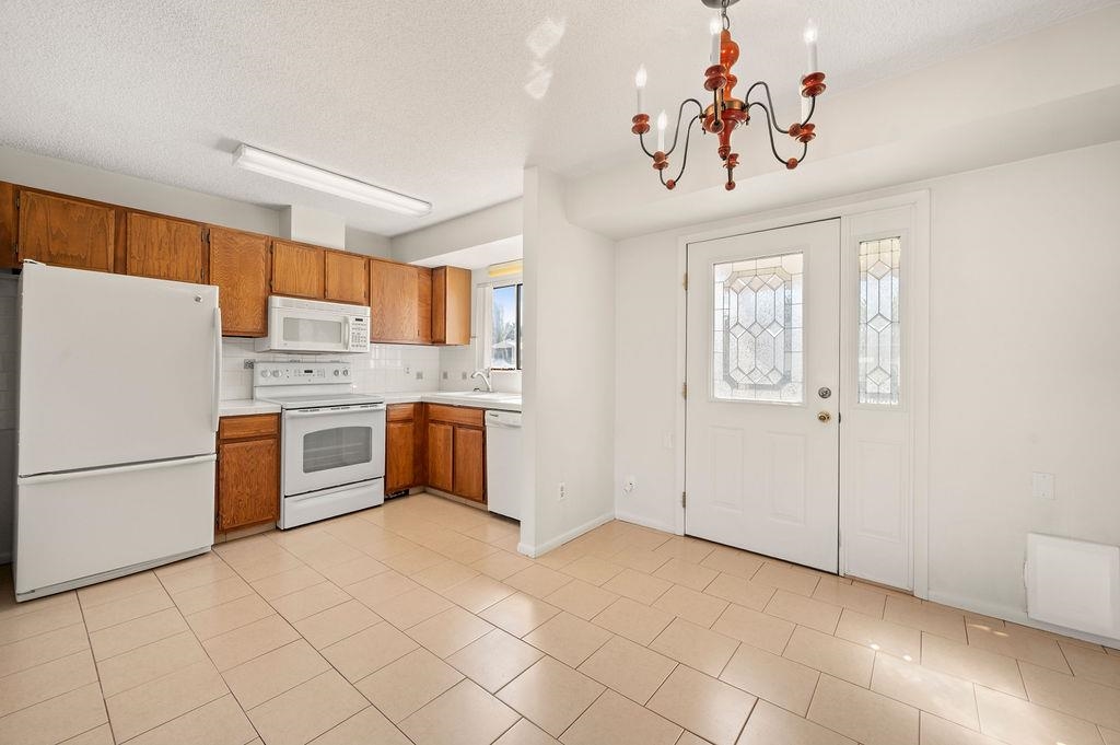 3045 Teller Avenue Property Photo 8
