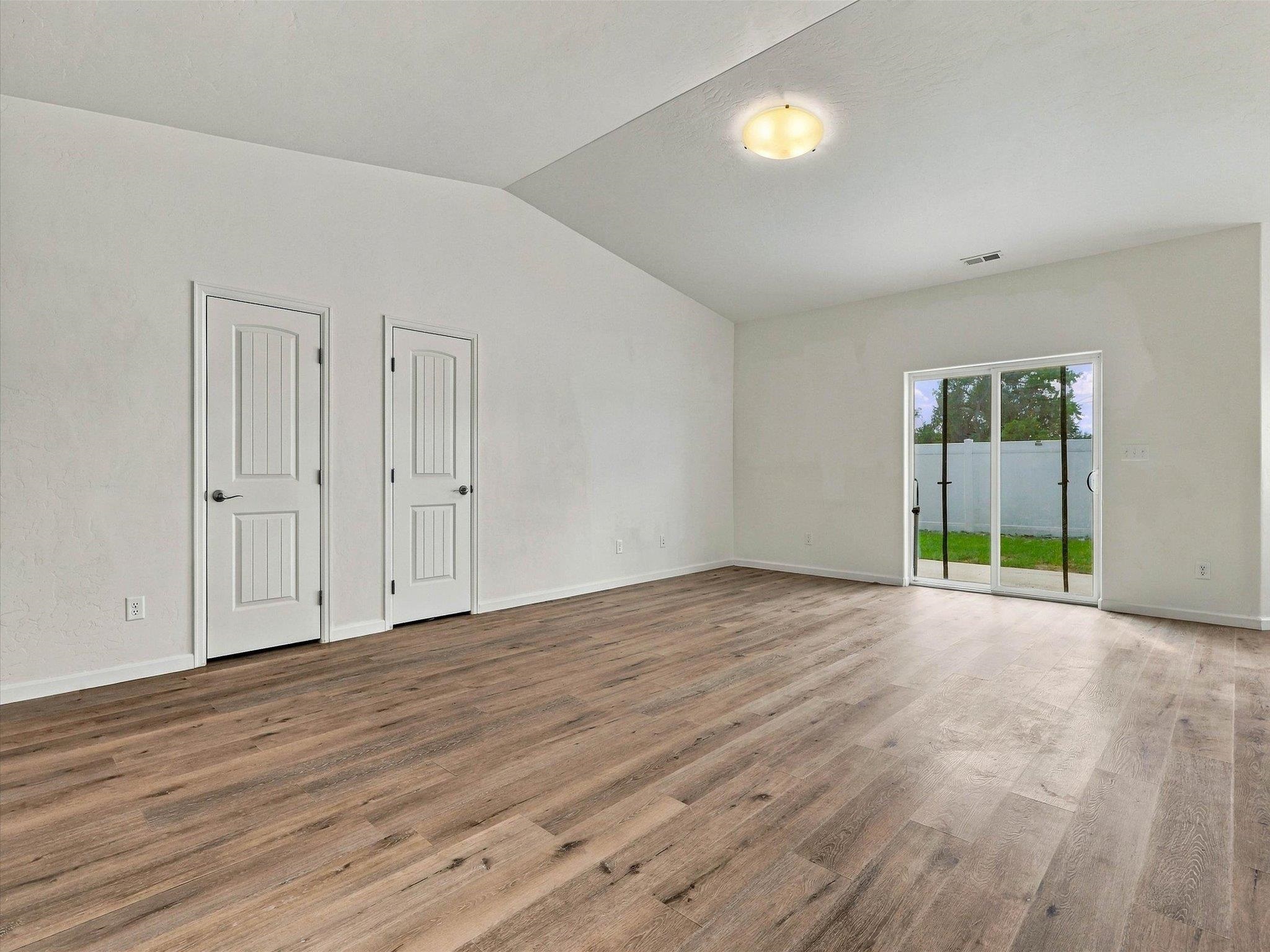 2879 Streamside Avenue Property Photo 5