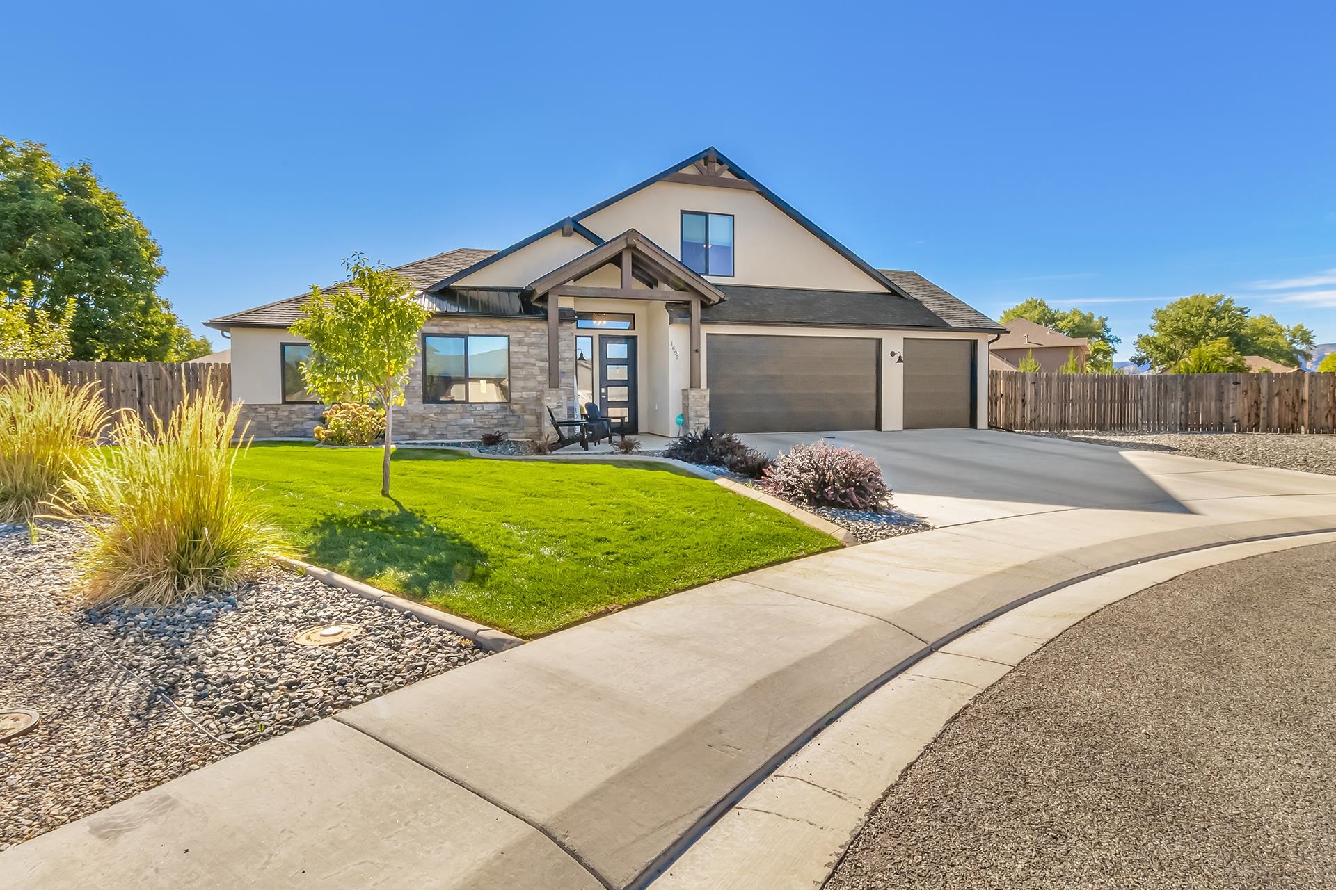 1692 Derby Court Property Photo 2