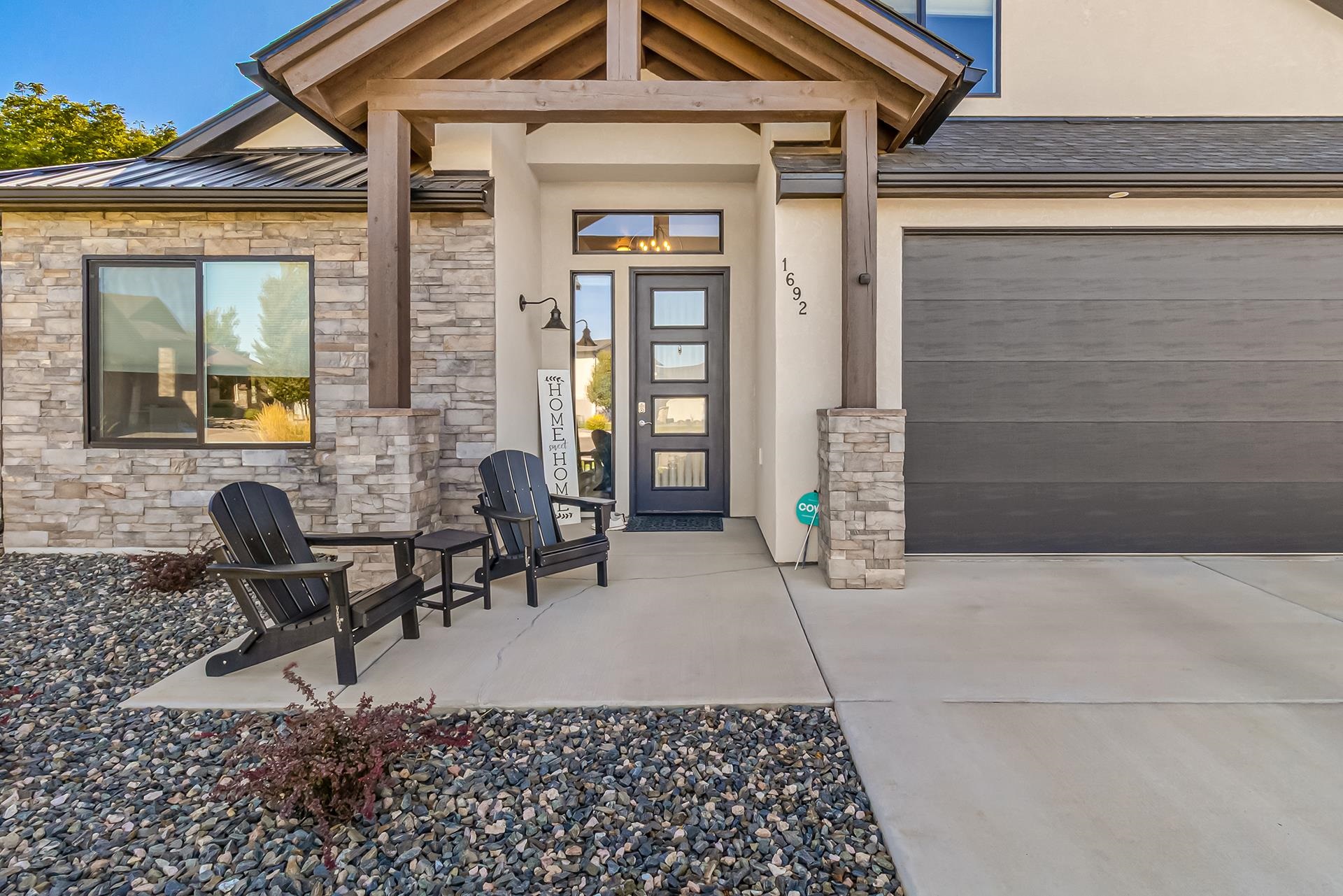 1692 Derby Court Property Photo 4