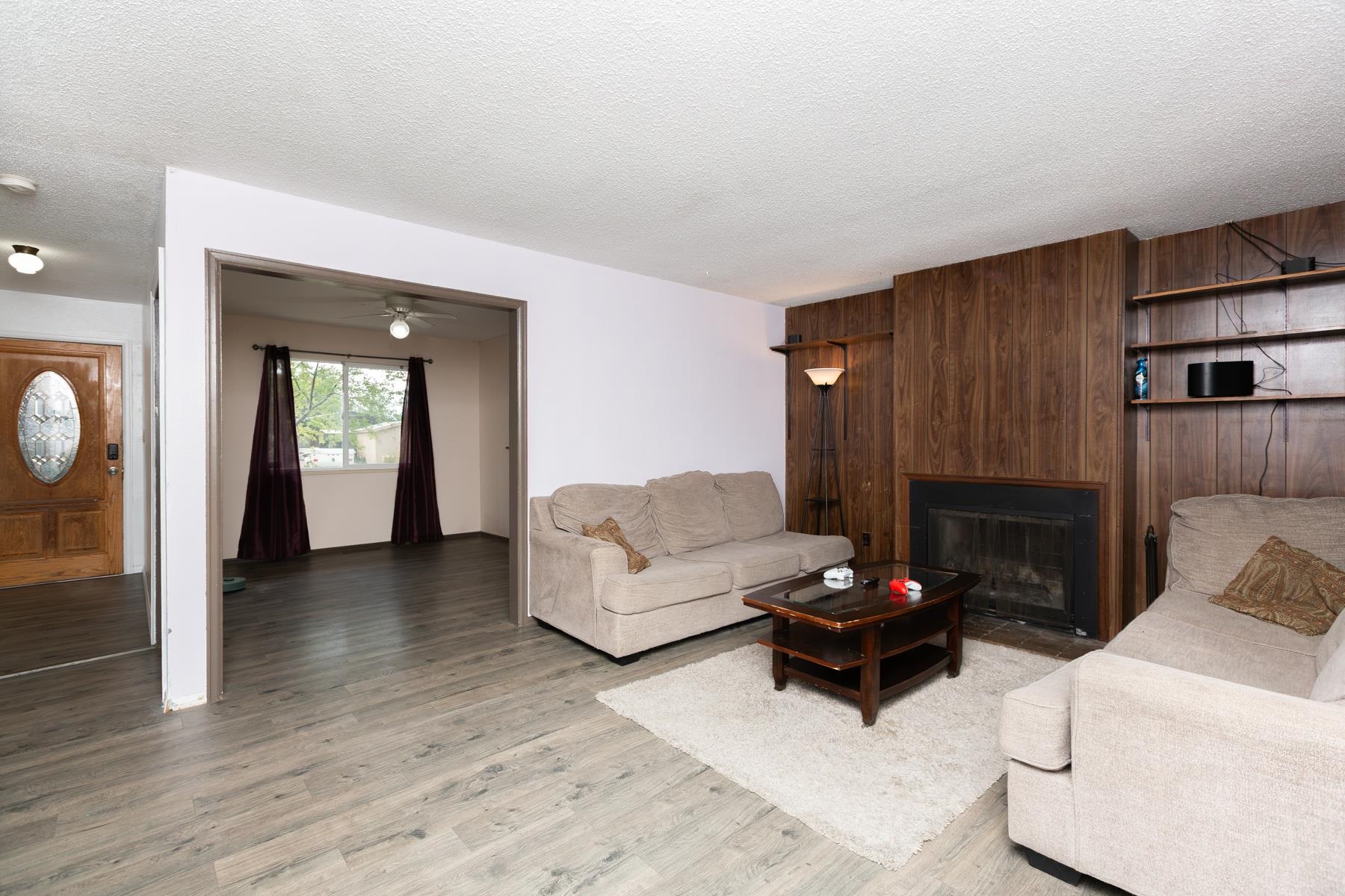 3190 1/2 Elm Avenue Property Photo 8