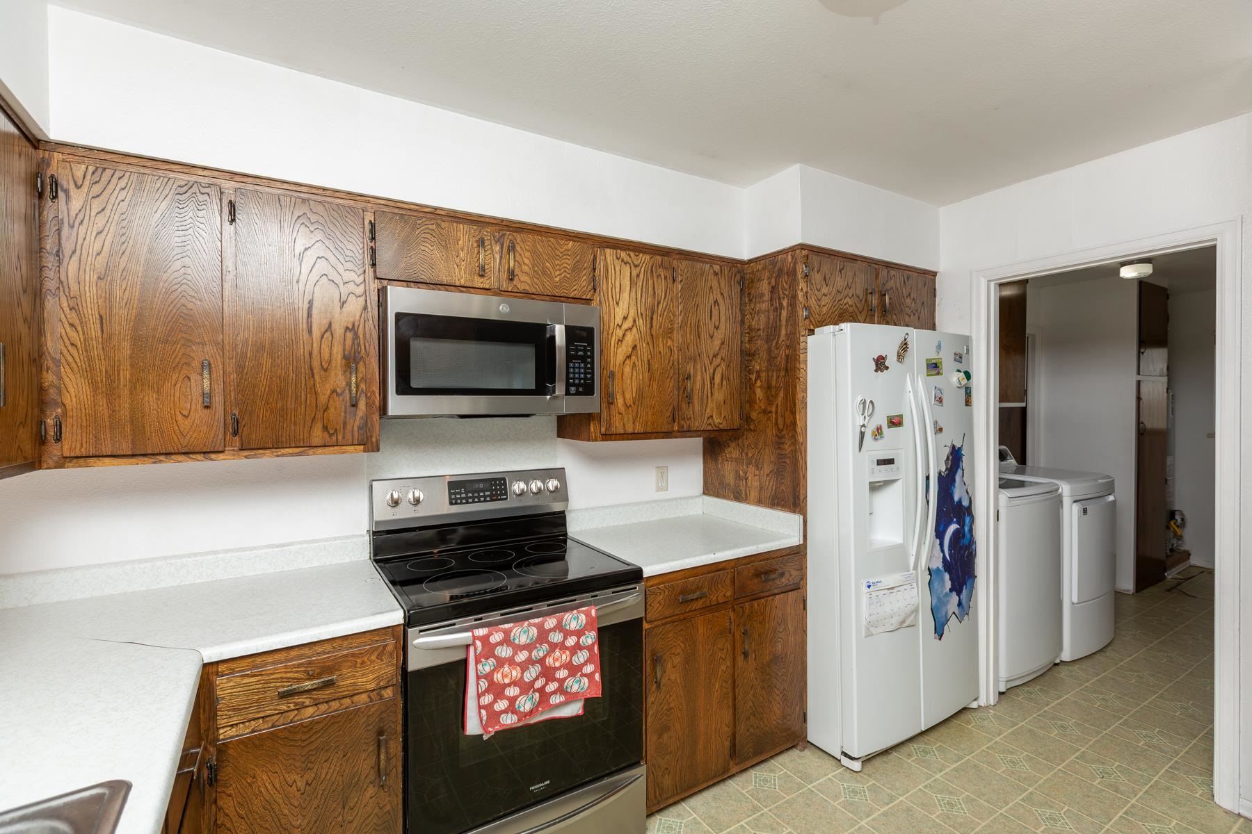 3190 1/2 Elm Avenue Property Photo 13