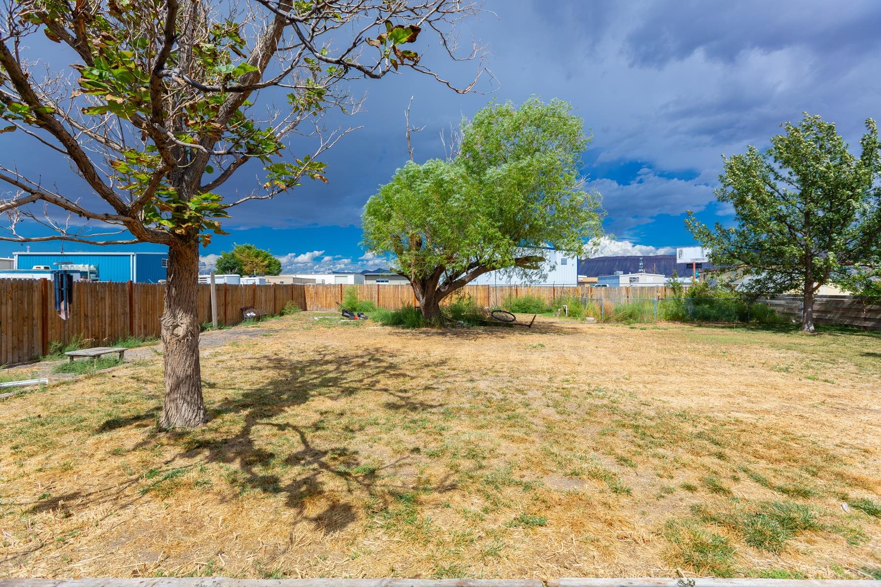3190 1/2 Elm Avenue Property Photo 24
